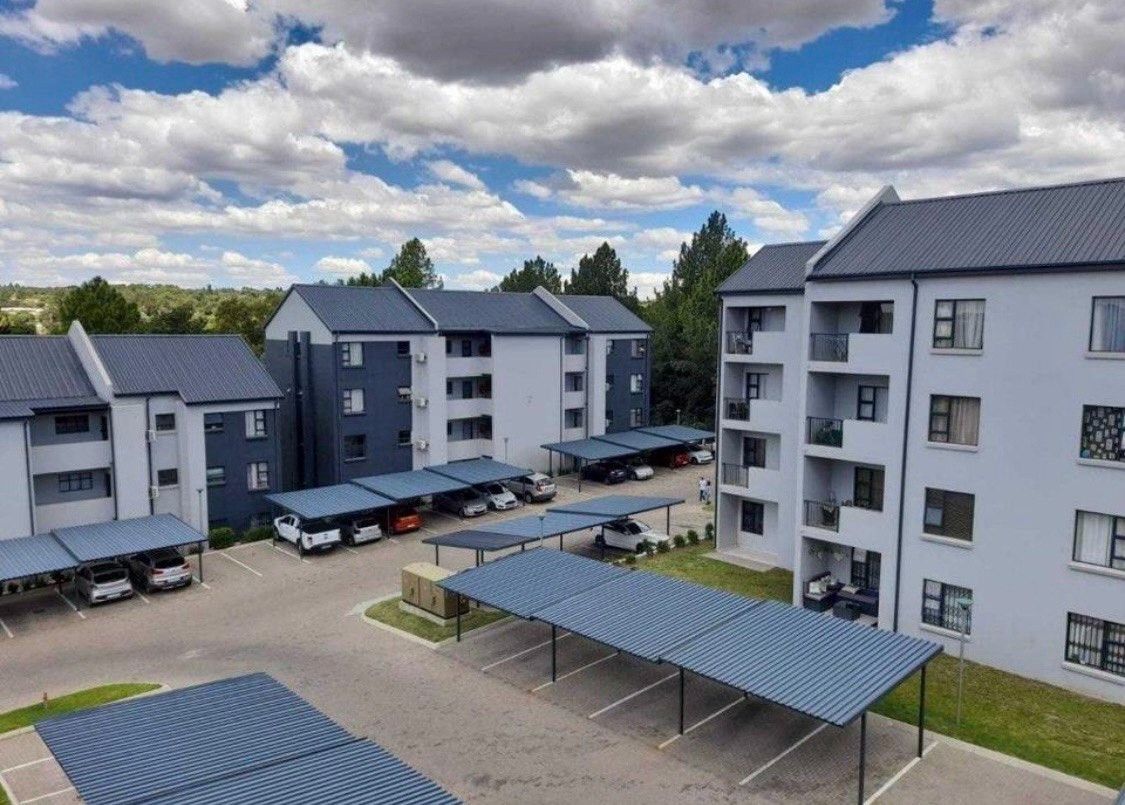 Apartment for sale in Glen Austin AH, Midrand, 70 m²