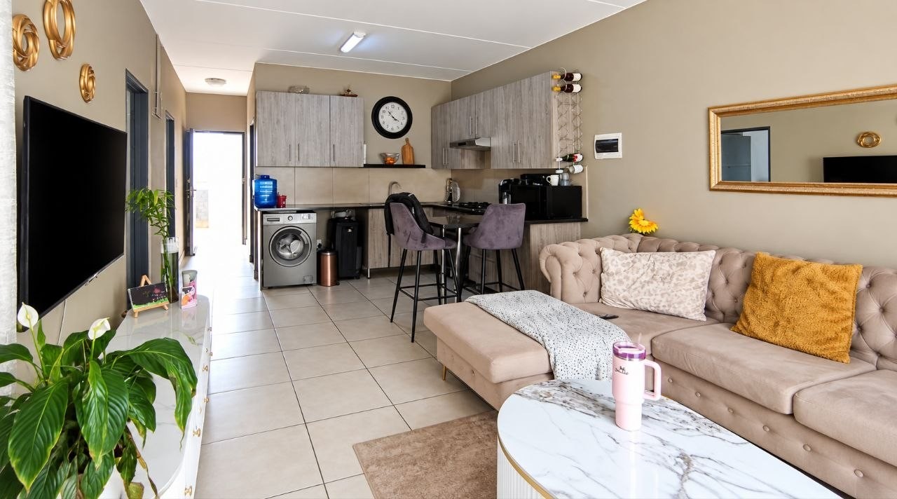 Apartment for sale in Glen Austin AH, Midrand, 63 m²