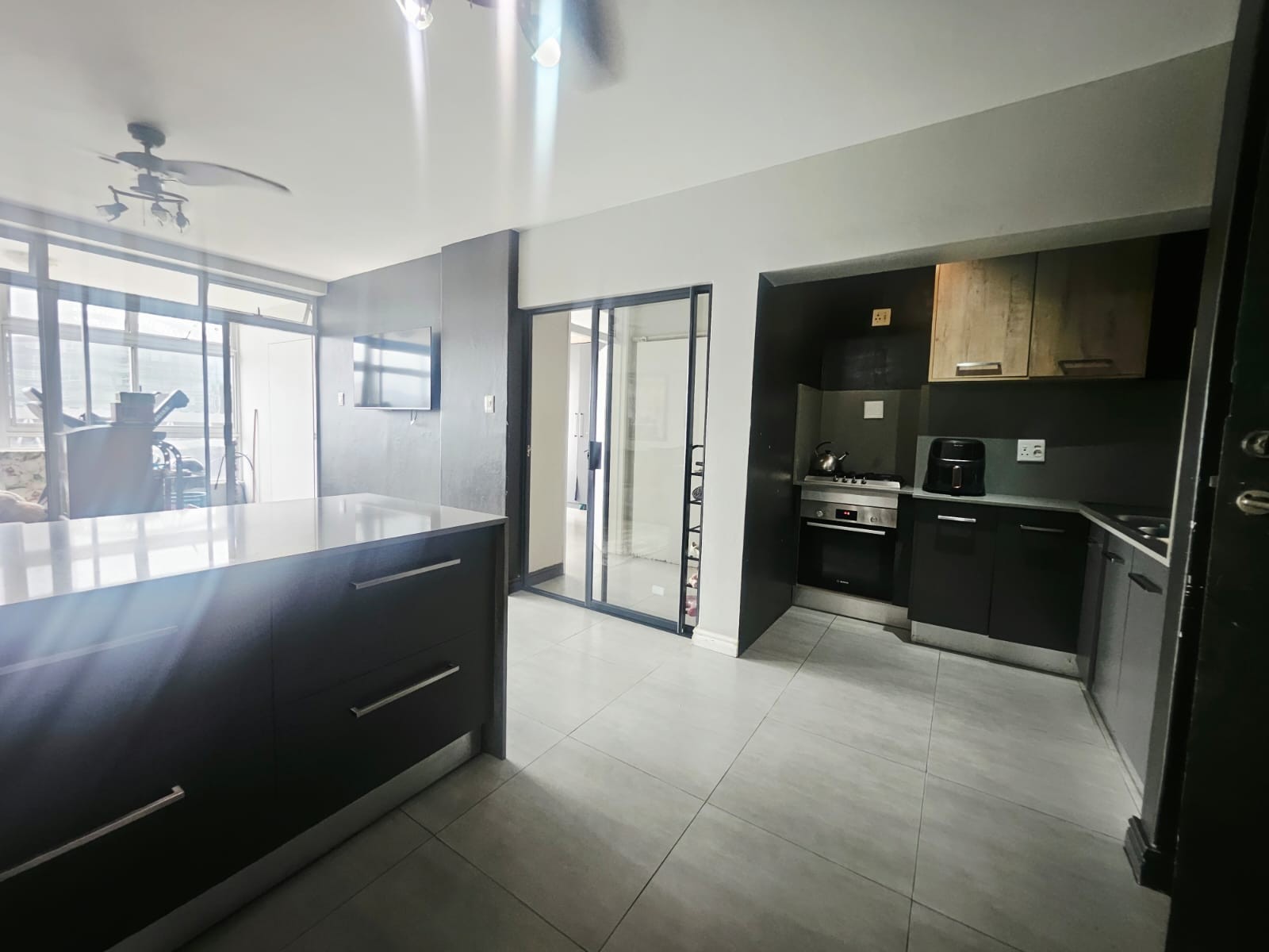 Apartment Block for sale in North Beach, Durban, KwaZulu Natal, 80 SOMTSEU RD, North Beach, Durban, KwaZulu Natal, 66 m²