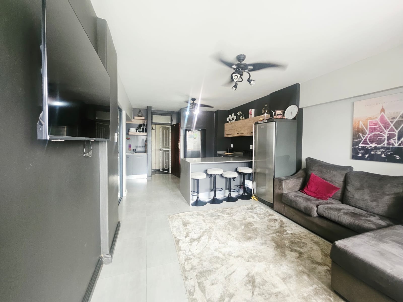 Apartment Block for sale in North Beach, Durban, KwaZulu Natal, 80 SOMTSEU RD, North Beach, Durban, KwaZulu Natal, 66 m²