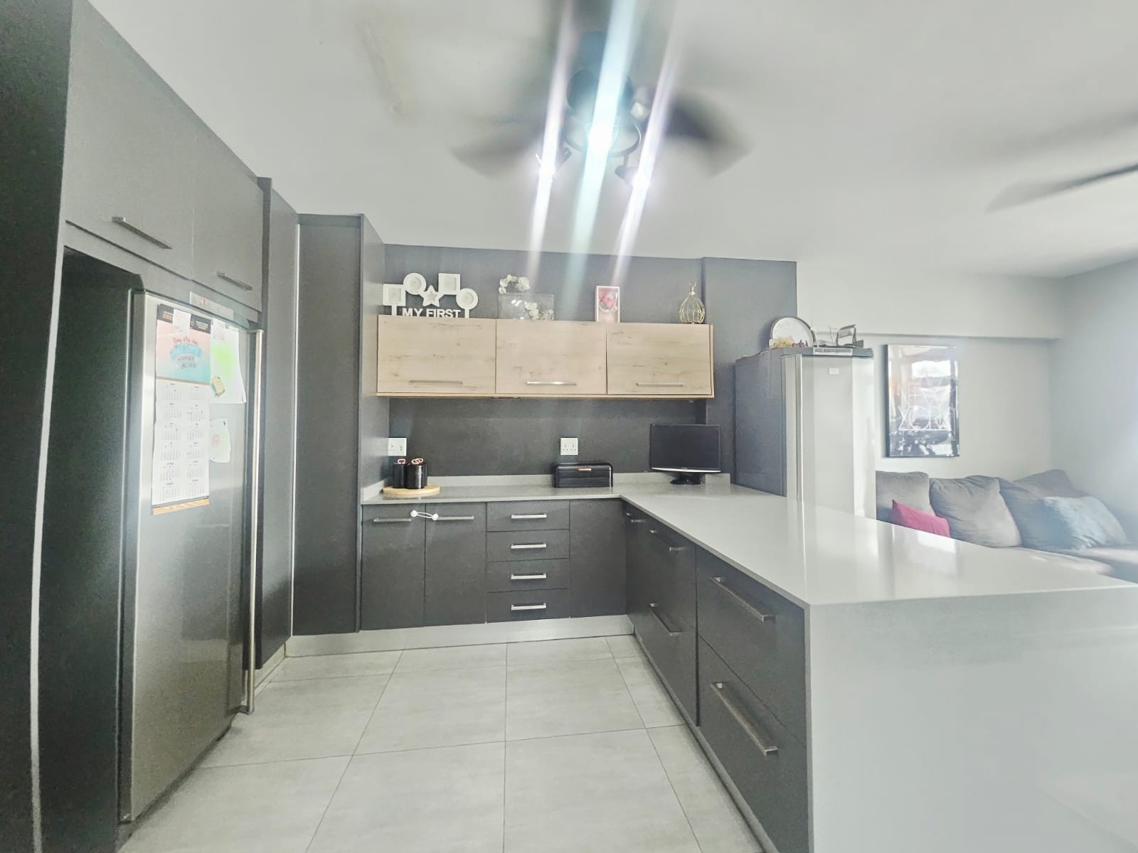 Apartment Block for sale in North Beach, Durban, KwaZulu Natal, 80 SOMTSEU RD, North Beach, Durban, KwaZulu Natal, 66 m²