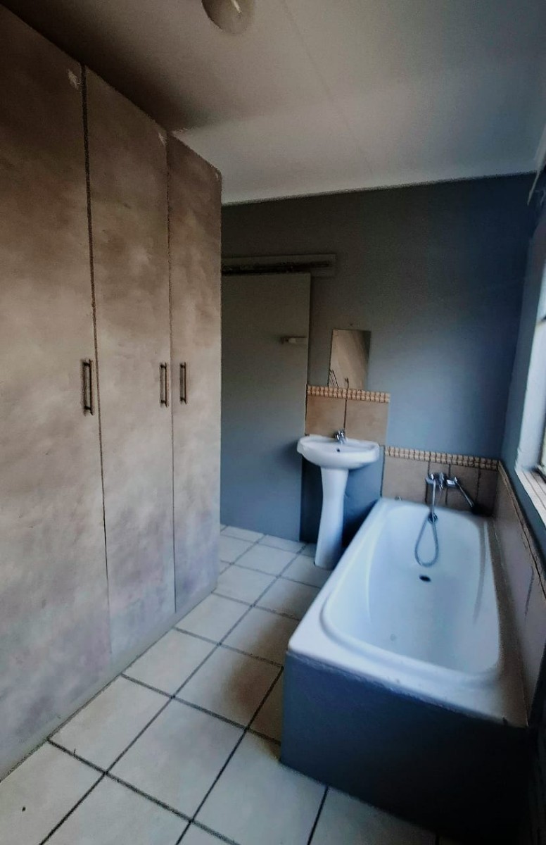Apartment for rent in Rustenburg Central, Rustenburg, North West