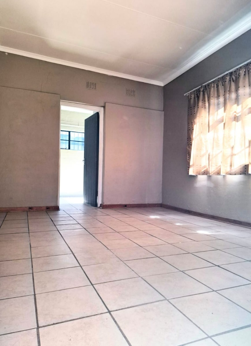 Apartment for rent in Rustenburg Central, Rustenburg, North West