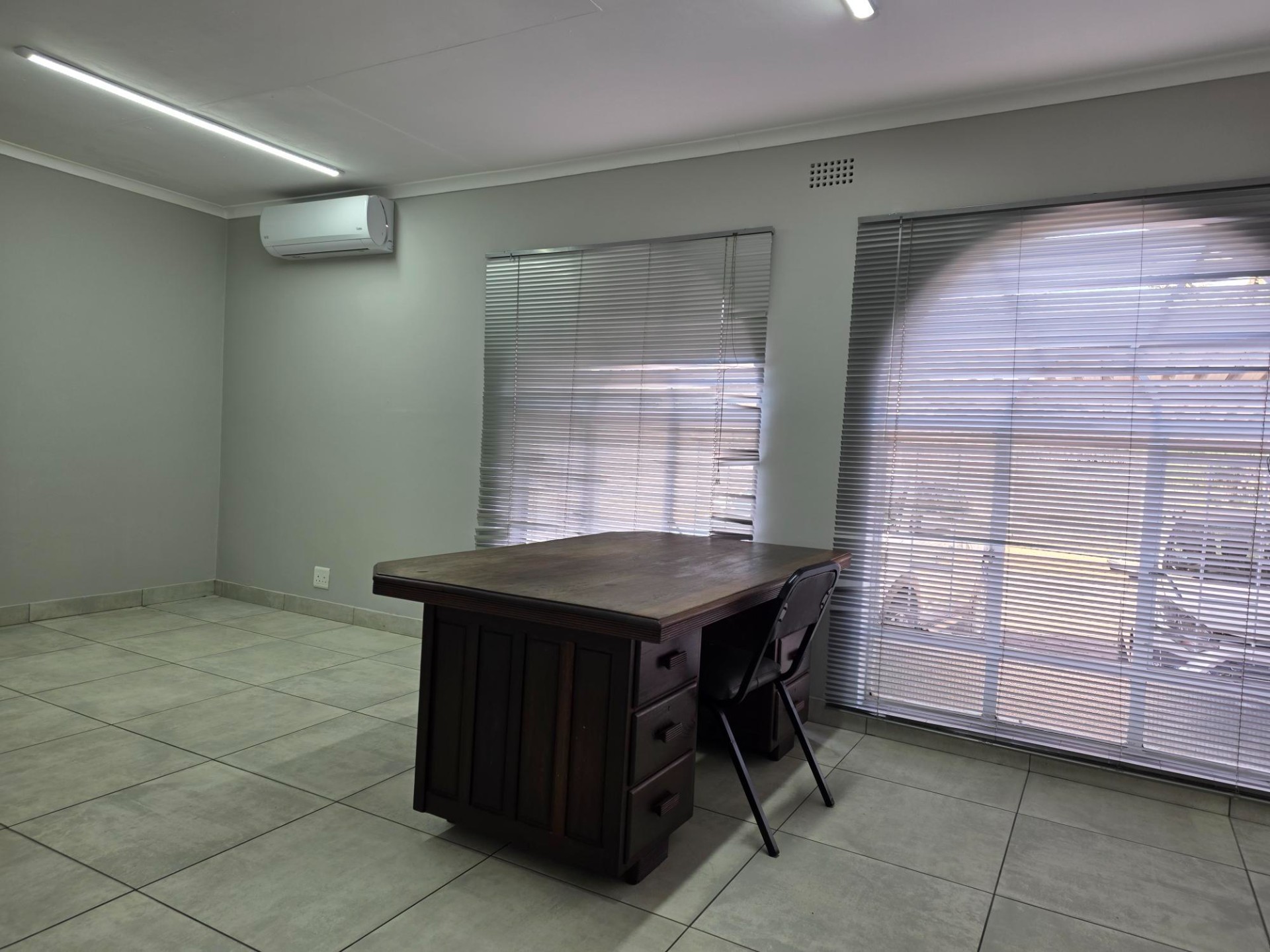 Commercial Property for rent in Van Riebeeck Park, Kempton Park