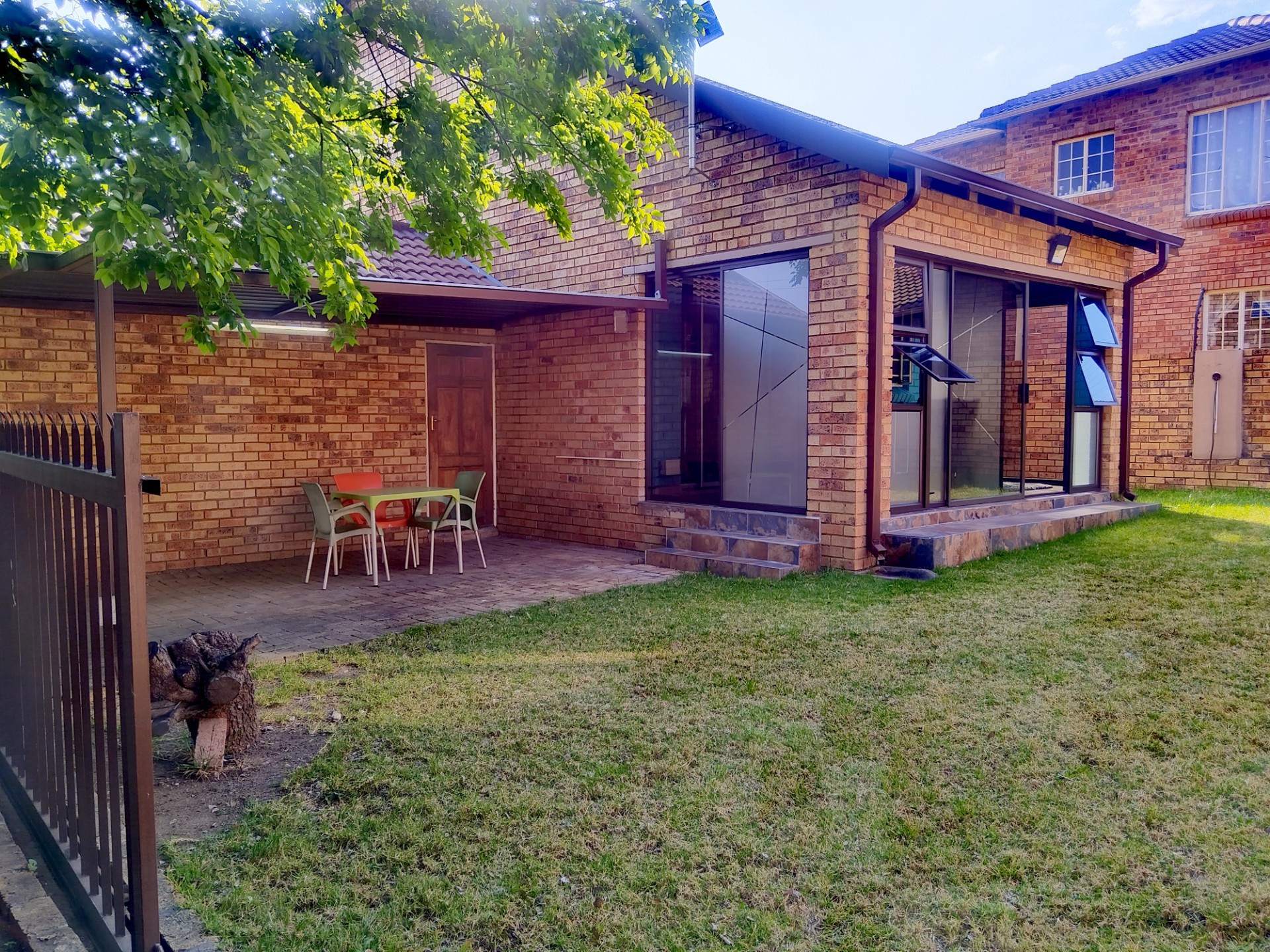 Townhouse for rent in Rooihuiskraal North, Centurion, 84 m²