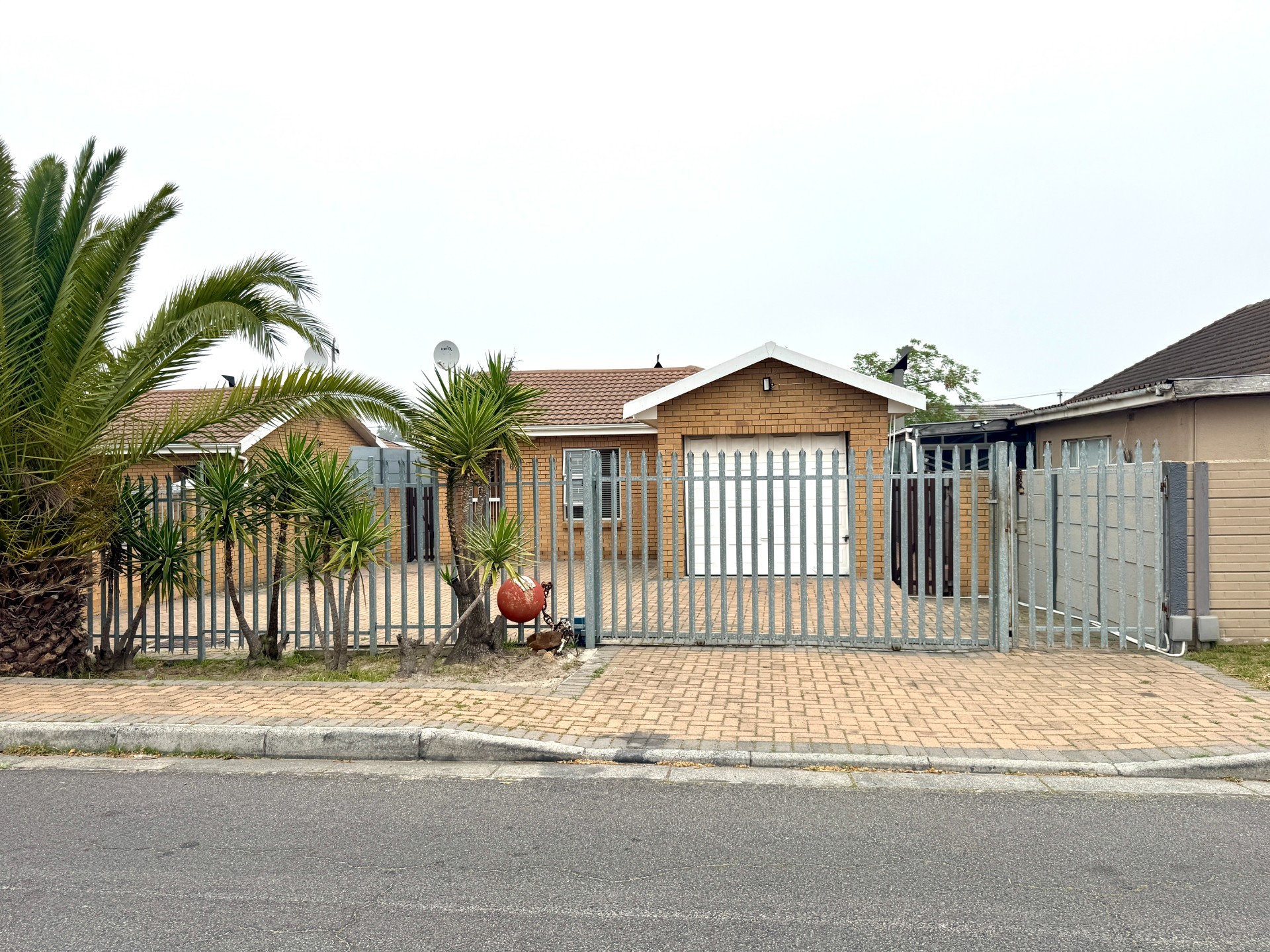 House for sale in De Kuilen, Kuils River, 97 m²