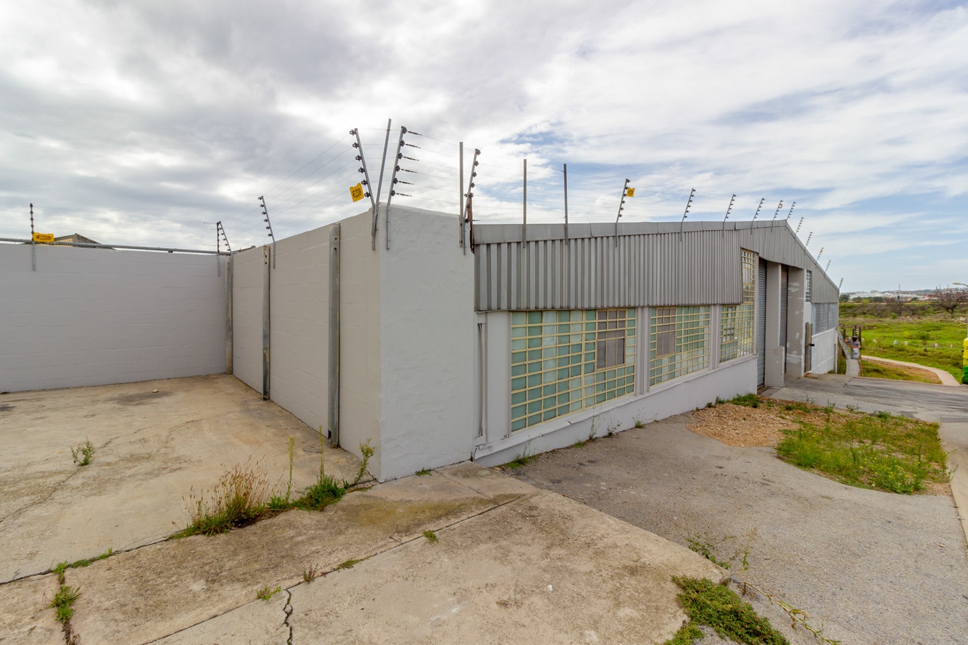 Warehouse for rent in Neave Industrial, Port Elizabeth, 490 m²