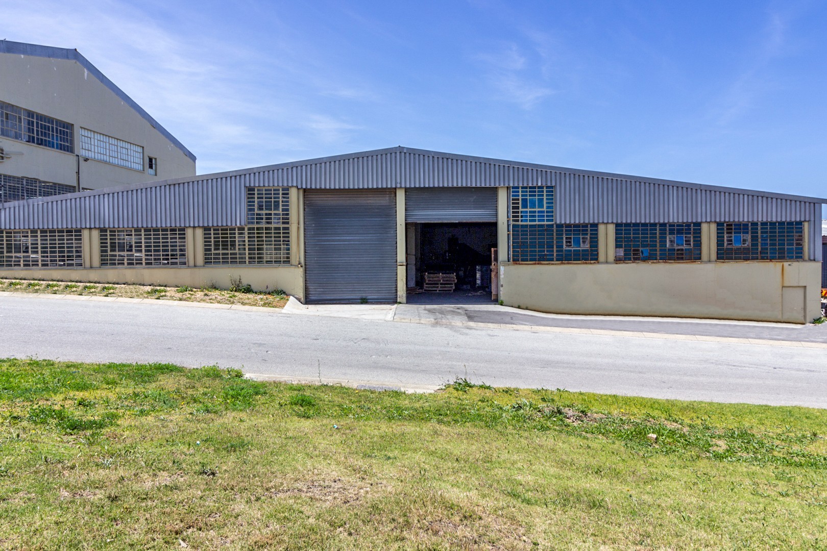 Warehouse for rent in Neave Industrial, Port Elizabeth, 490 m²