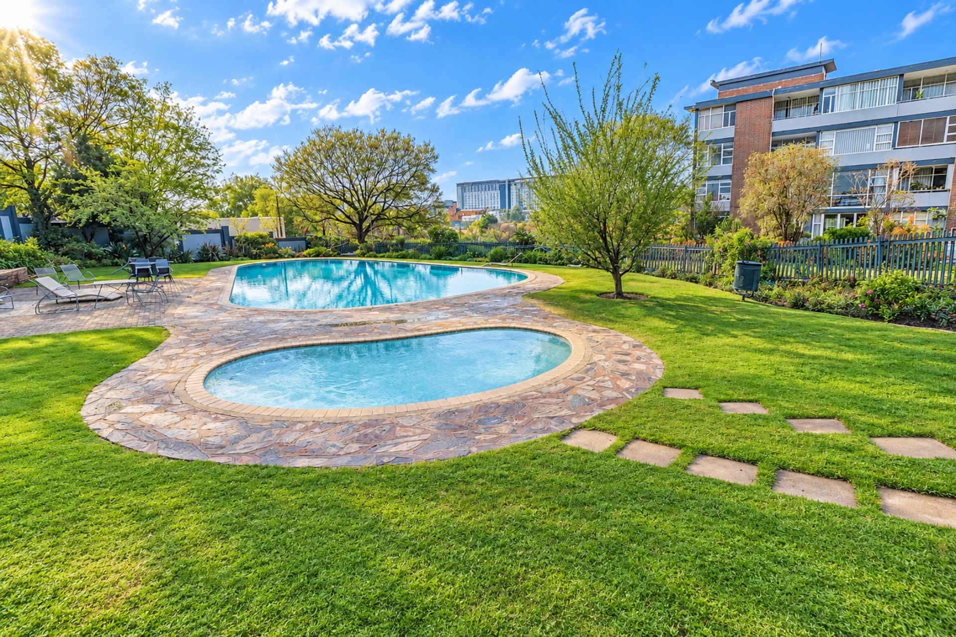 Apartment for sale in Kentview, Sandton, 44 RIVER MEADE (3rd floor), 3 SALLY'S ALLEY, Kentview, Sandton, Gauteng, 95 m²