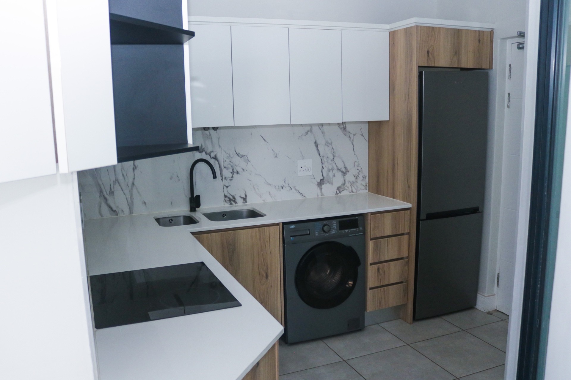 Apartment for sale in Waterfall, Midrand, 41 m²