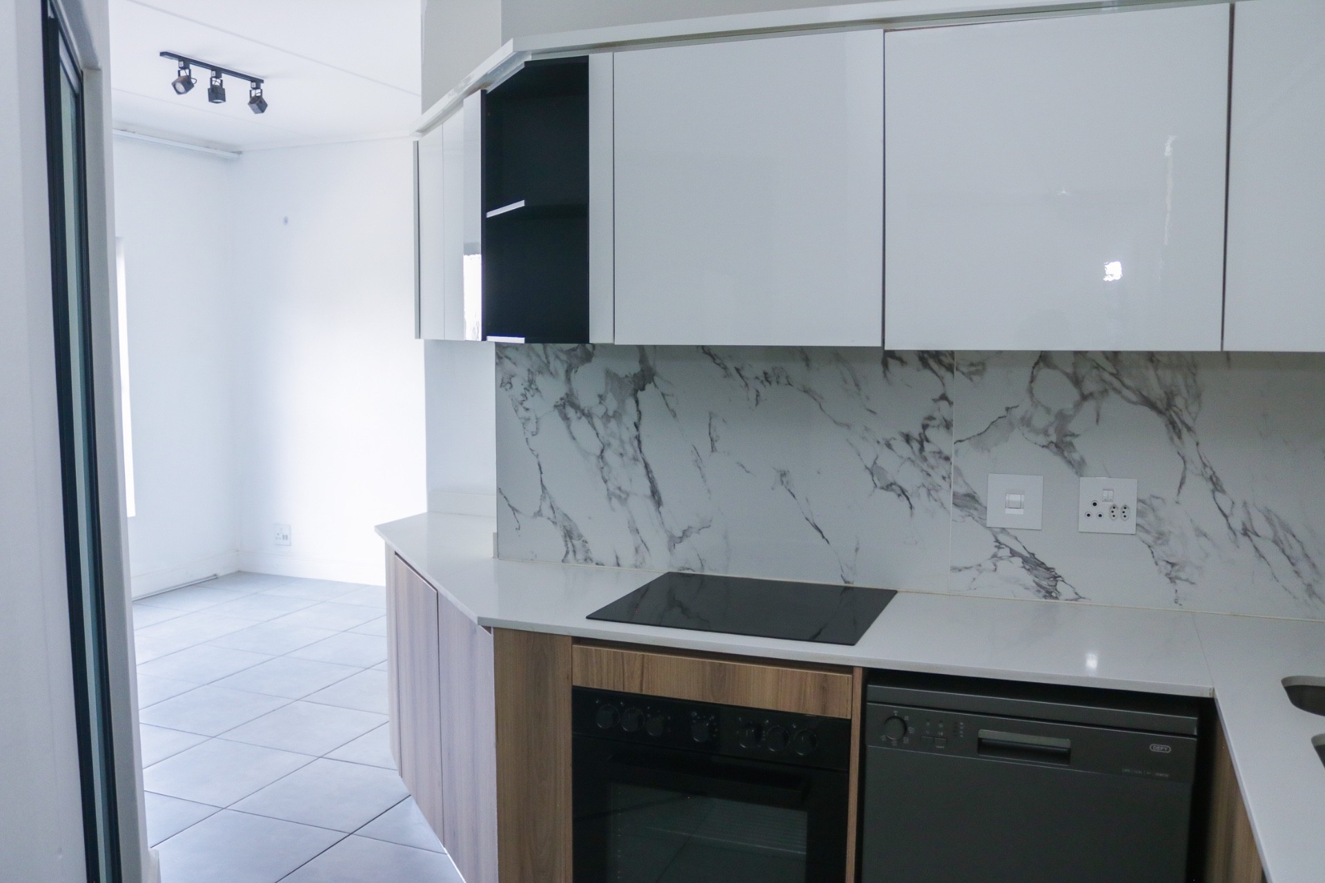 Apartment for sale in Waterfall, Midrand, 41 m²