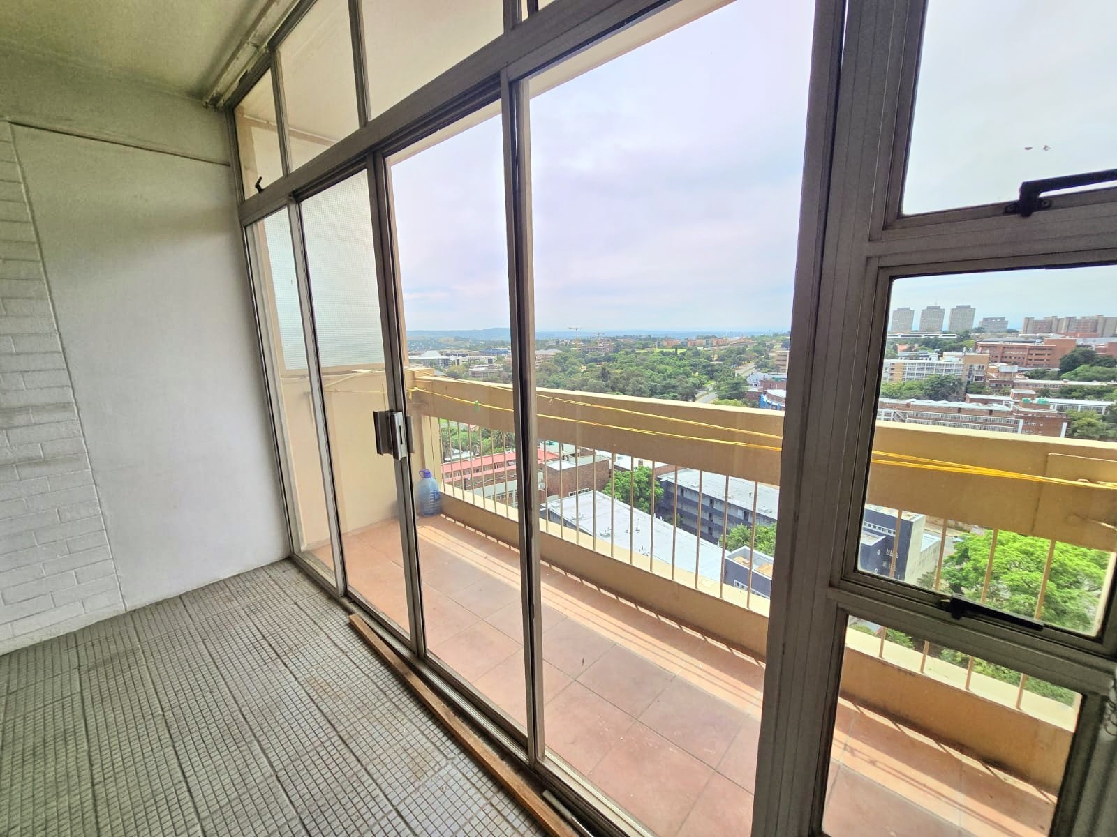 Apartment for sale in Parktown, Johannesburg, 85 m²