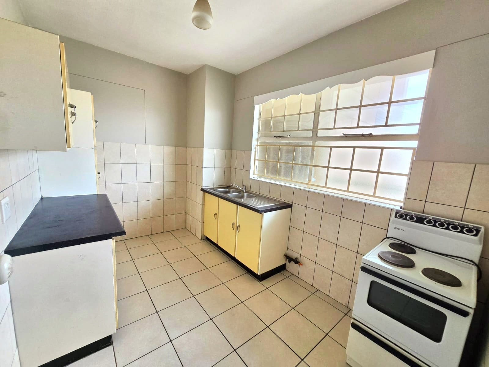 Apartment for sale in Parktown, Johannesburg, 85 m²