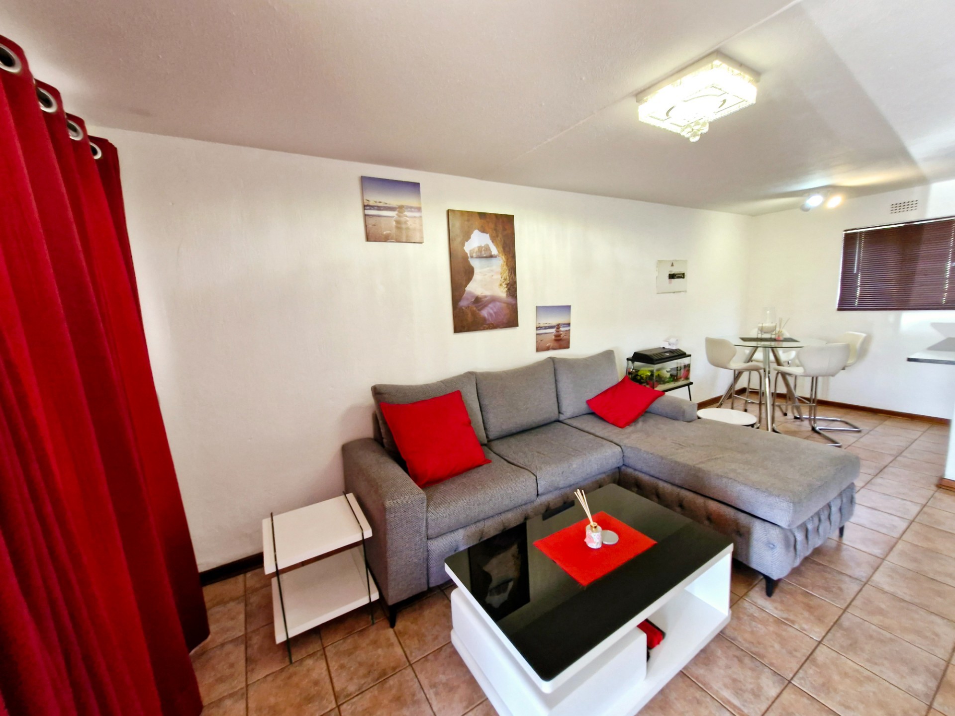 Apartment for sale in Sundowner, Randburg, 75 m²