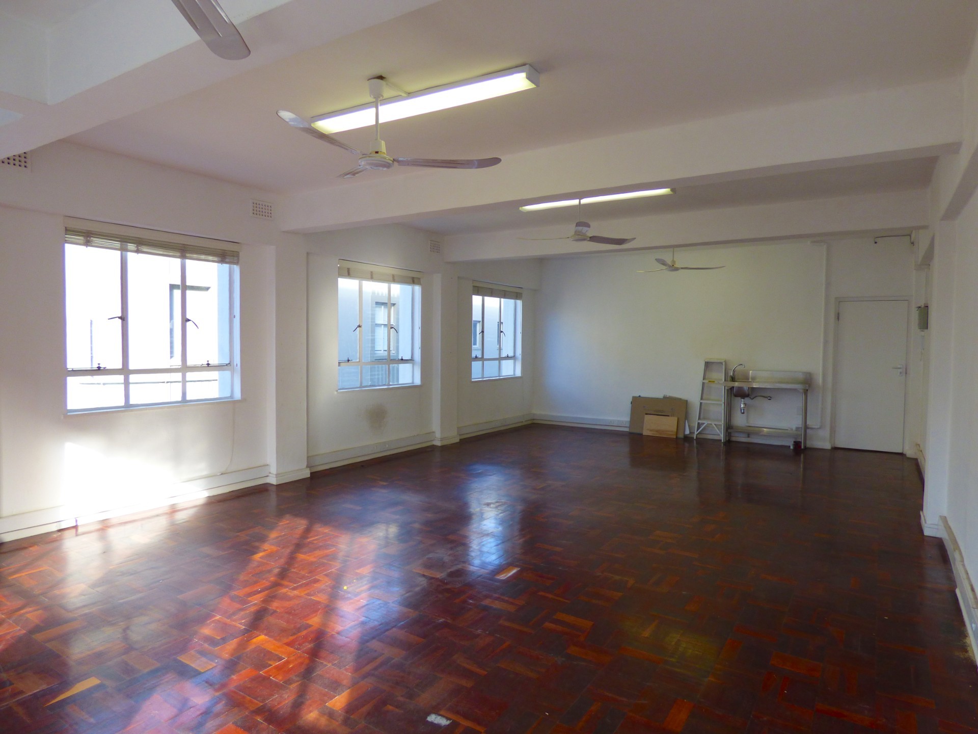 Commercial Property for rent in Gardens, Cape Town, 56 m²