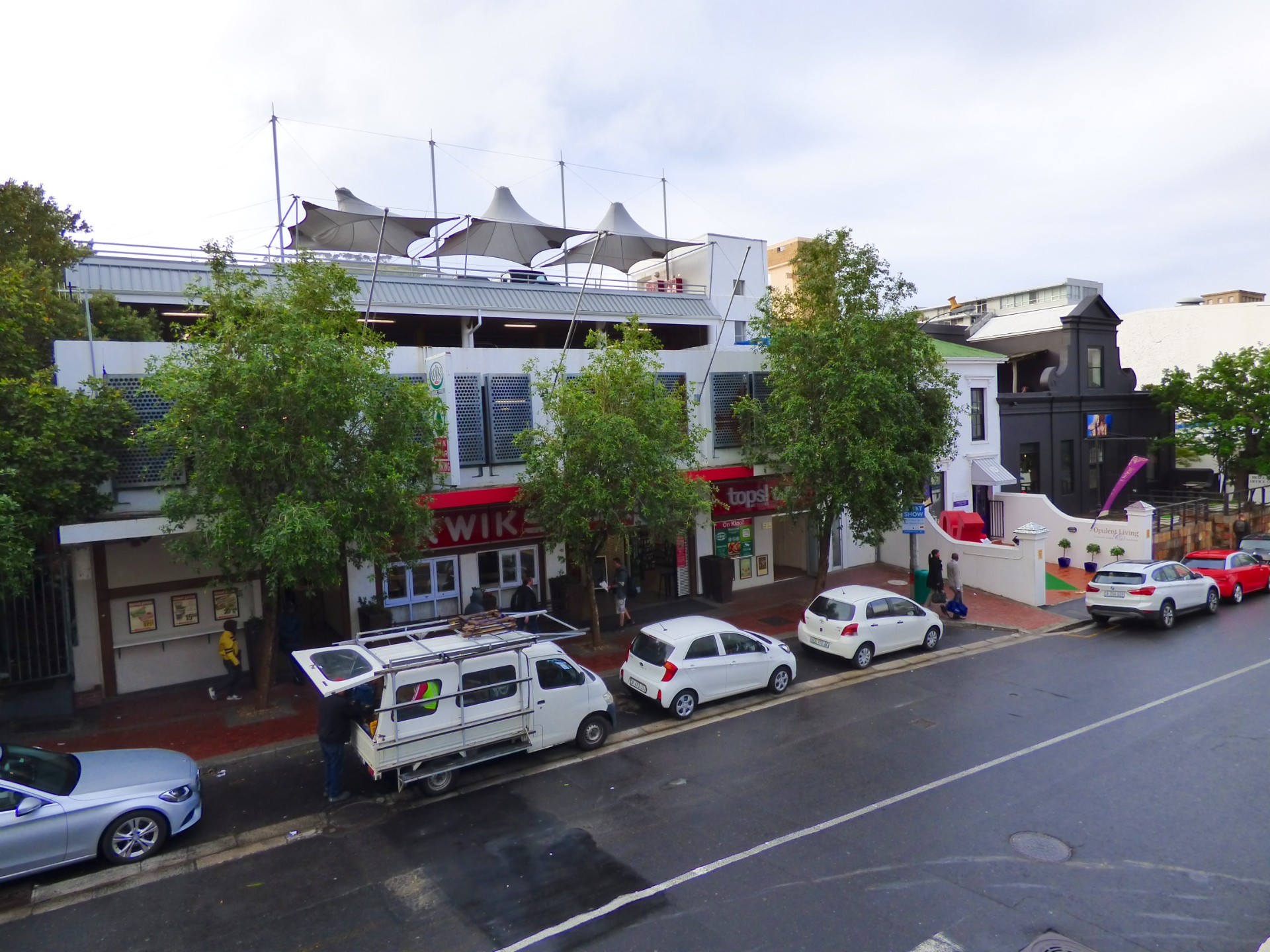 Commercial Property for rent in Gardens, Cape Town, 56 m²