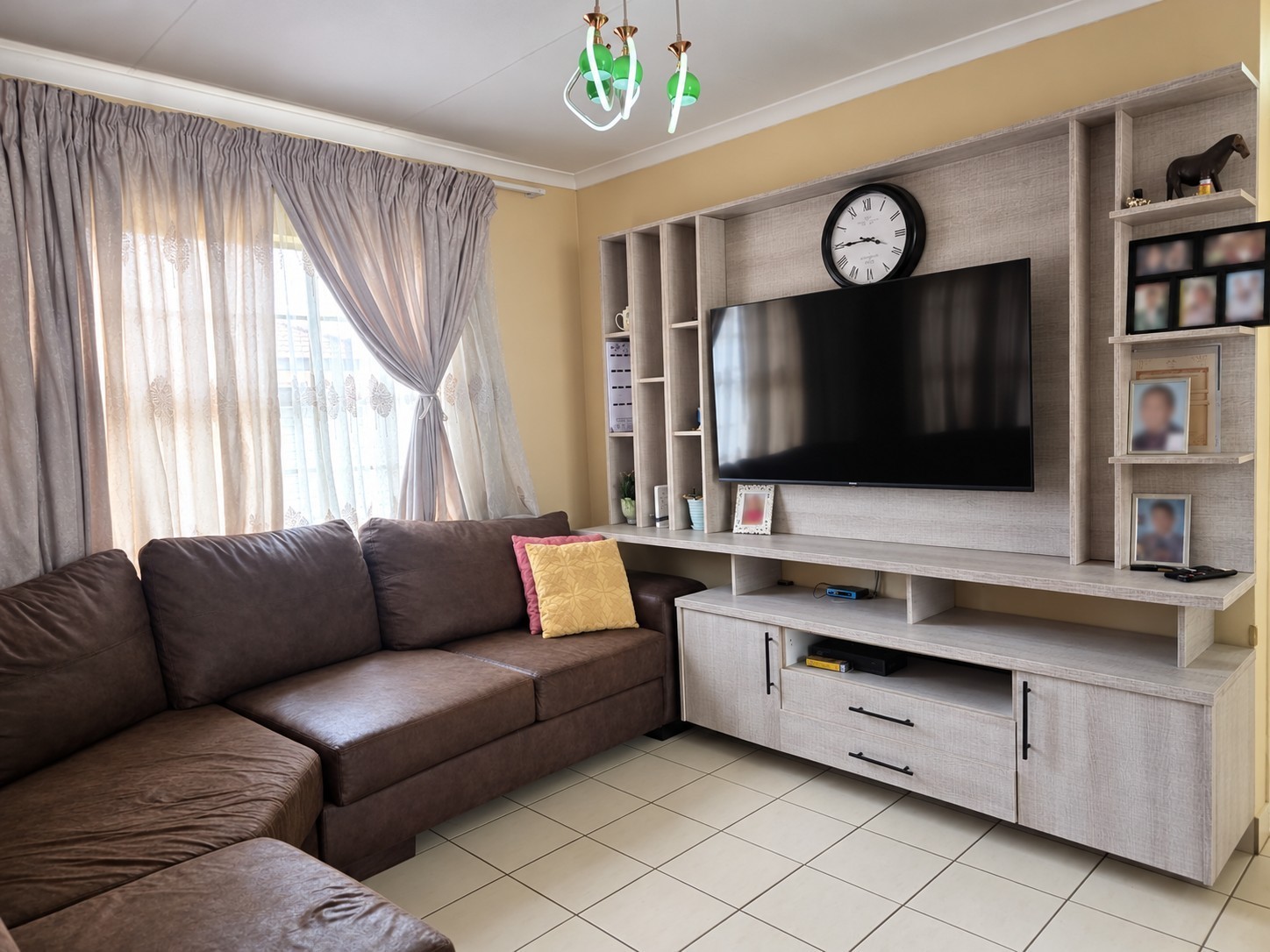 House for sale in Clayville, Kempton Park, 400 m²