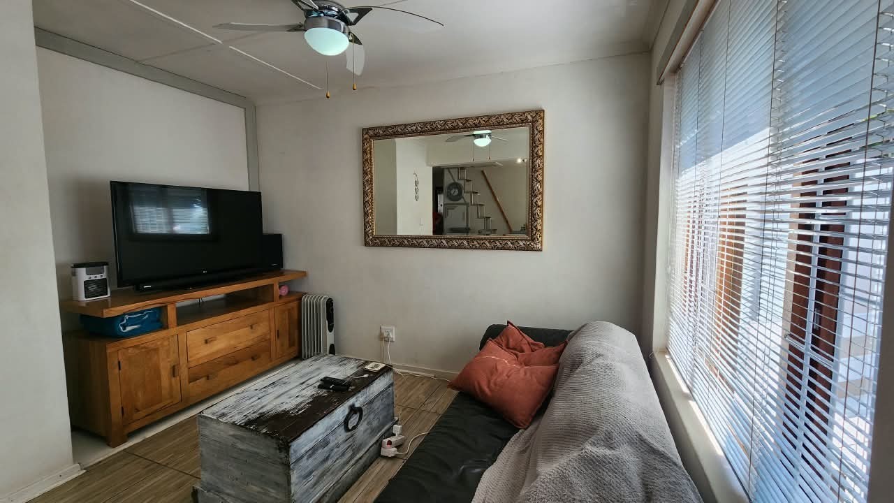 Townhouse for sale in Paradise Beach, Jeffreys Bay, 65 m²