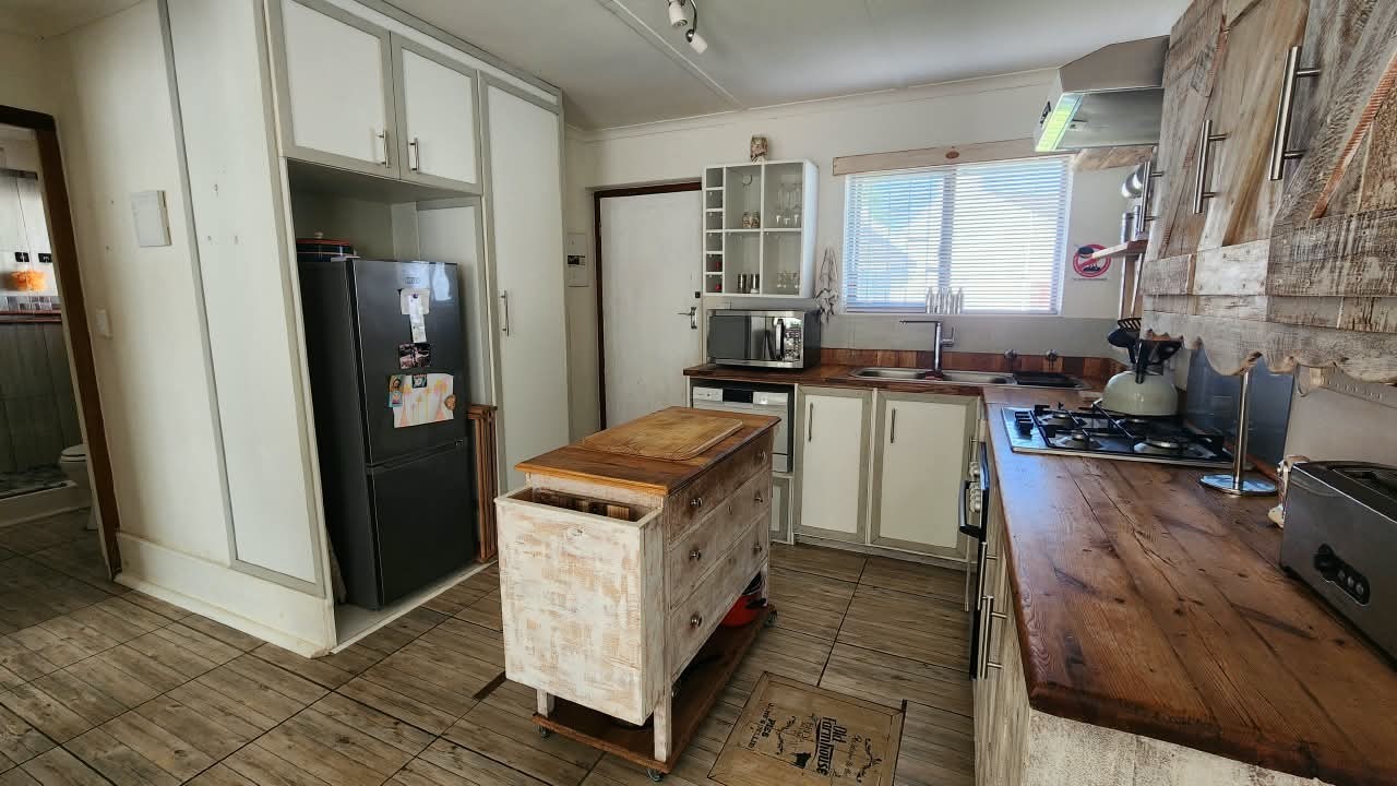 Townhouse for sale in Paradise Beach, Jeffreys Bay, 65 m²