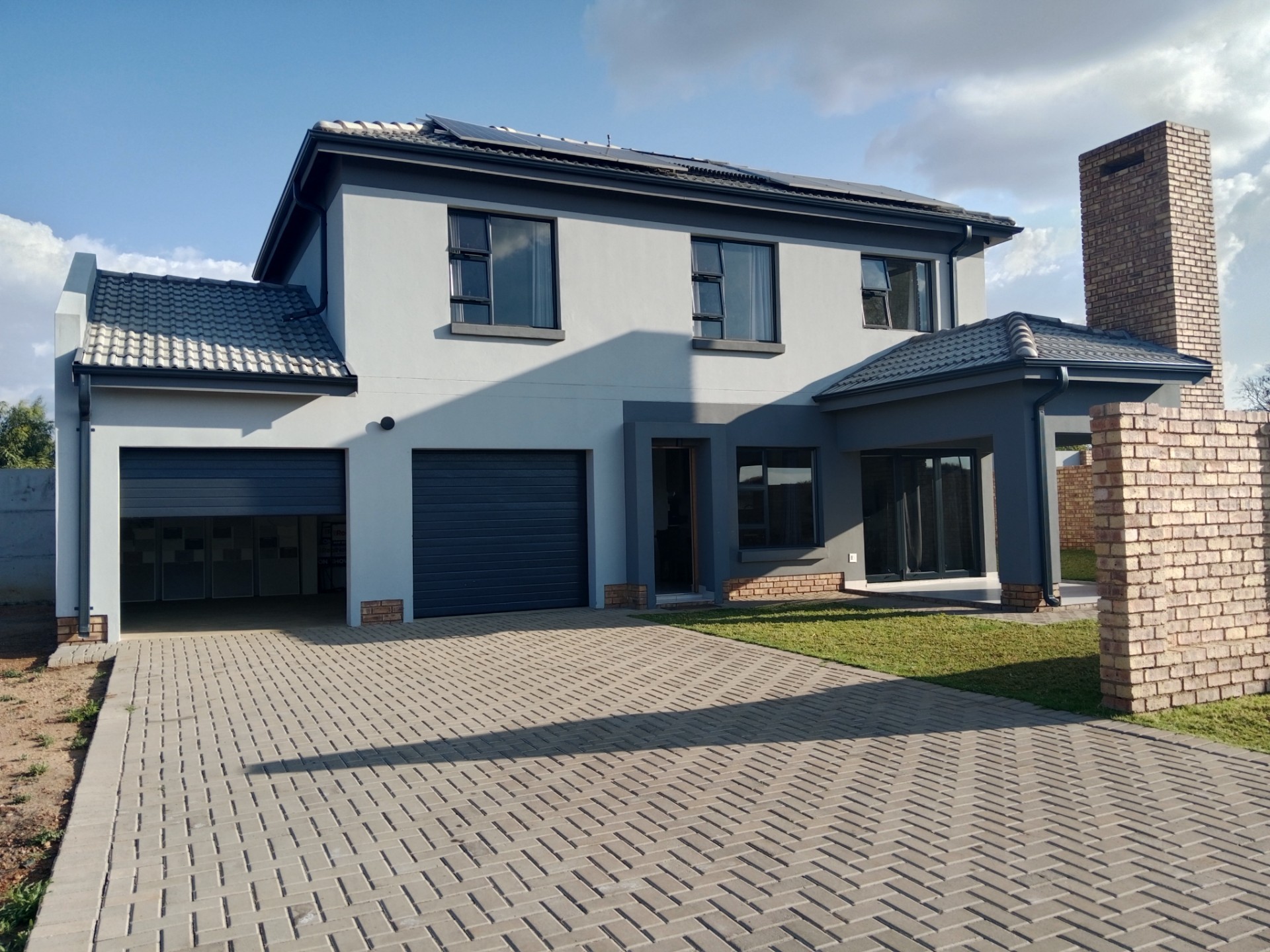 Duplex for sale in Theresapark, Akasia, 160 m²