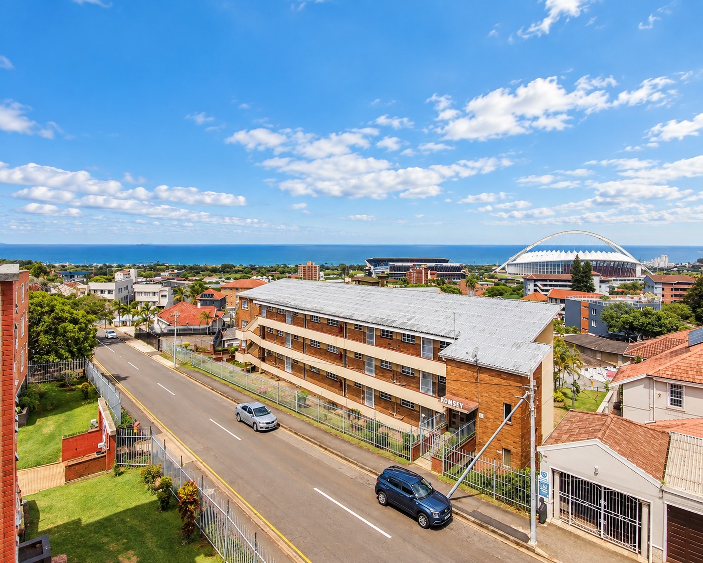 2 Bedroom Top Floor Apartment with Stuning Ocean View For Sale in Morningside