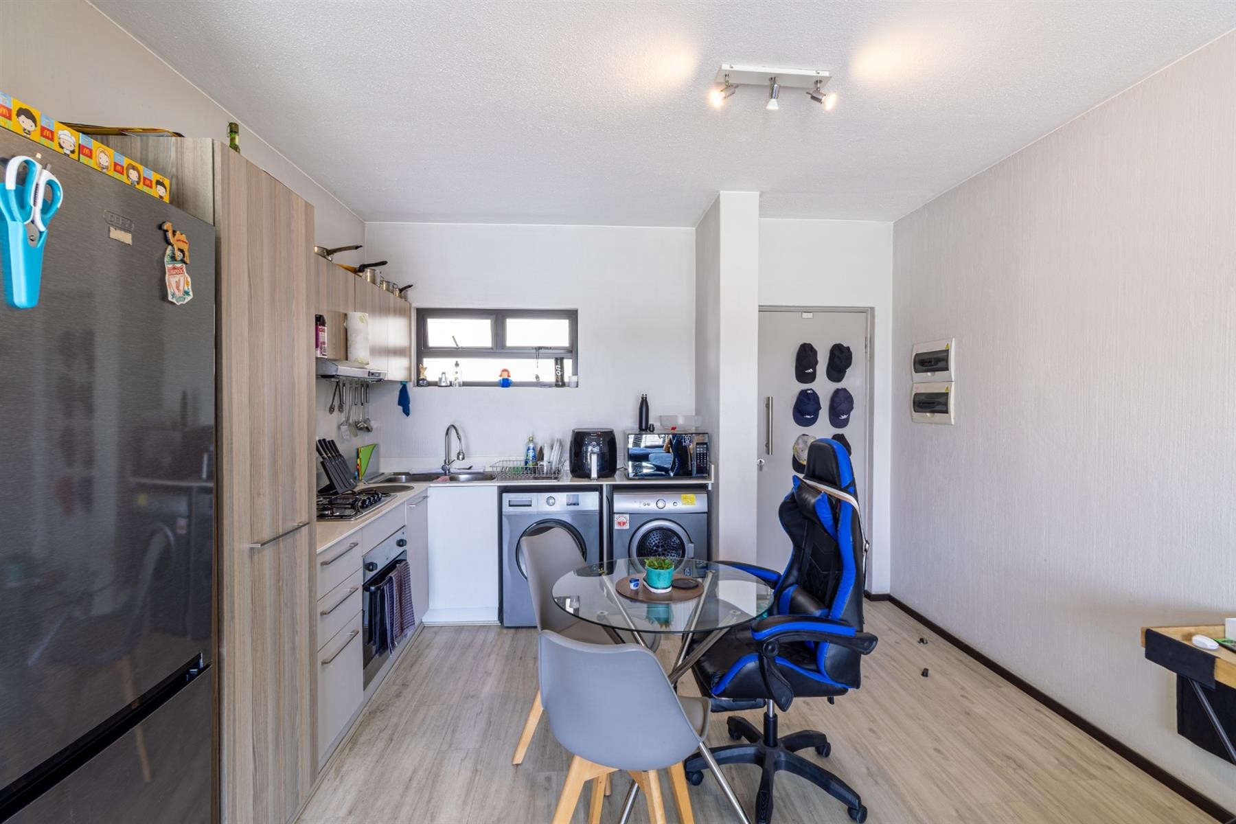 Apartment for sale in Broadacres, Sandton, 63 m²