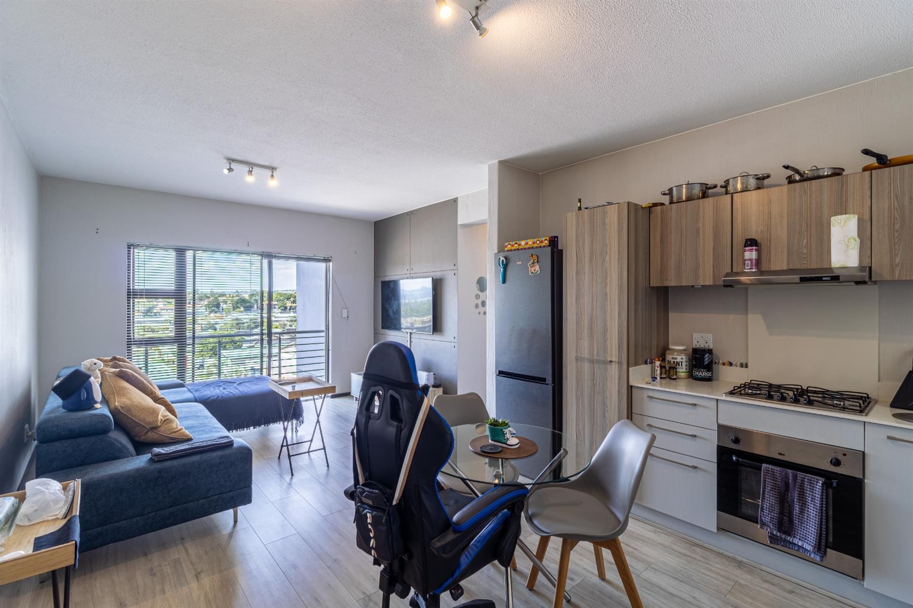 Apartment for sale in Broadacres, Sandton, 63 m²