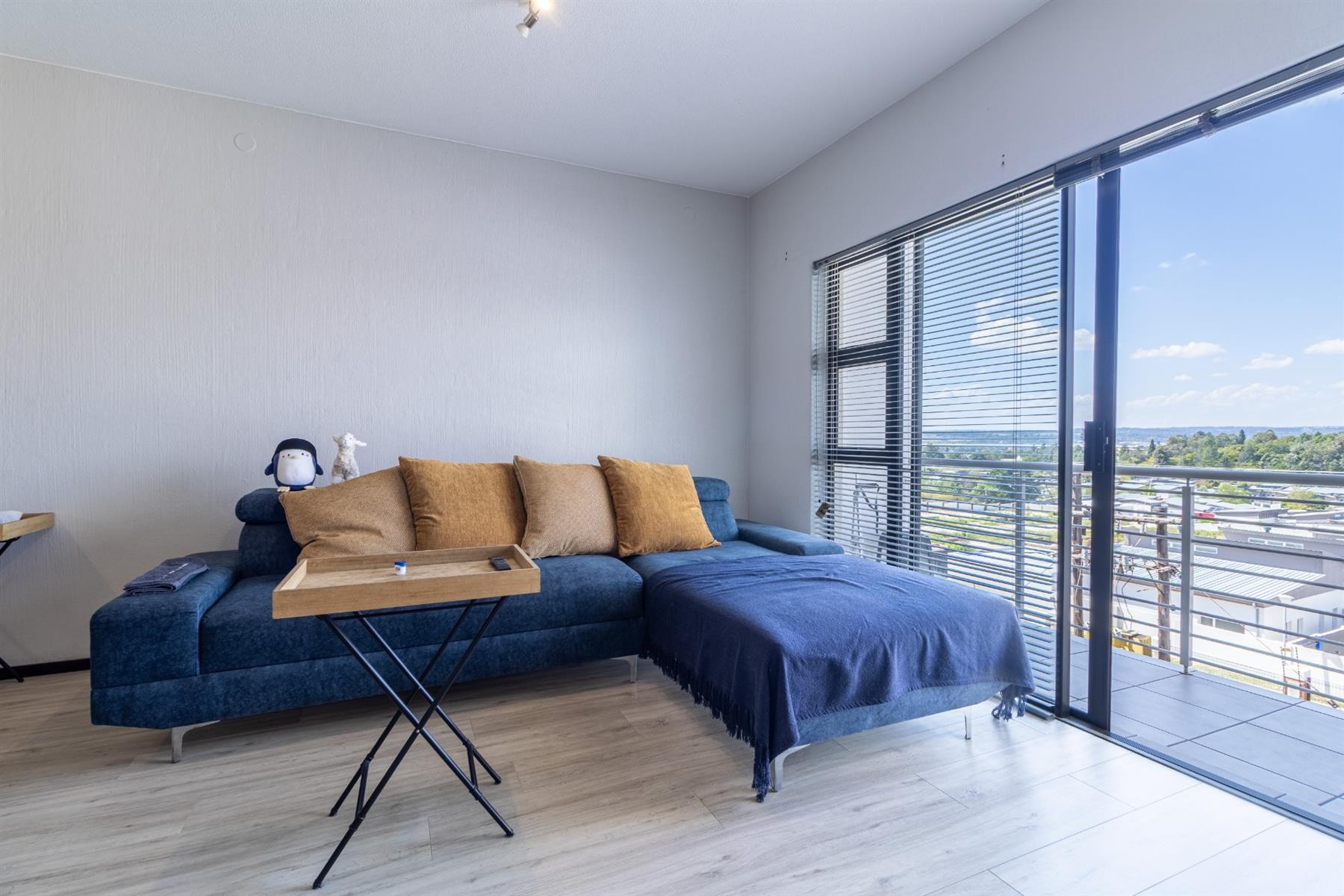 Apartment for sale in Broadacres, Sandton, 63 m²
