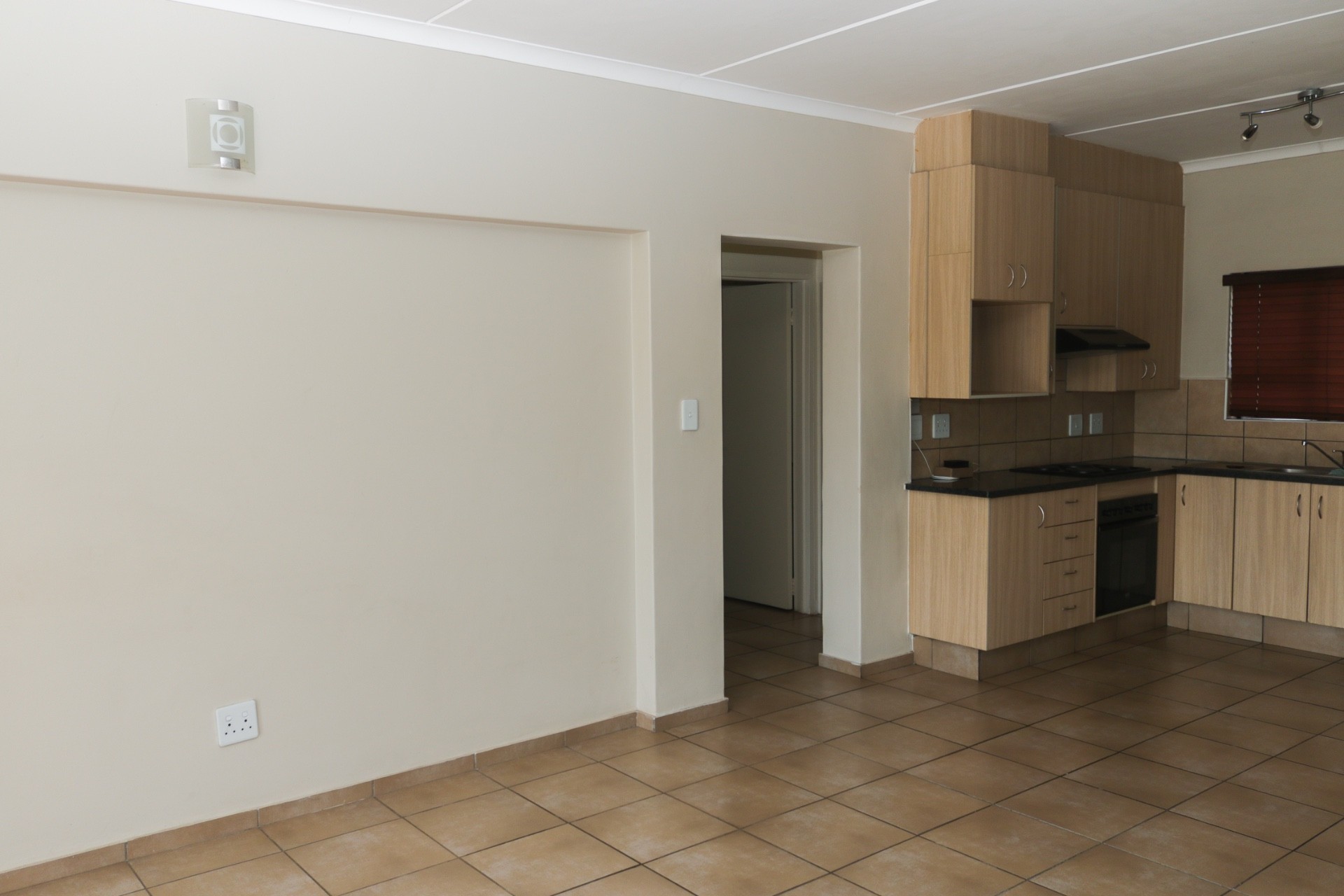 Apartment for rent in Barbeque Downs, Midrand, 73 m²