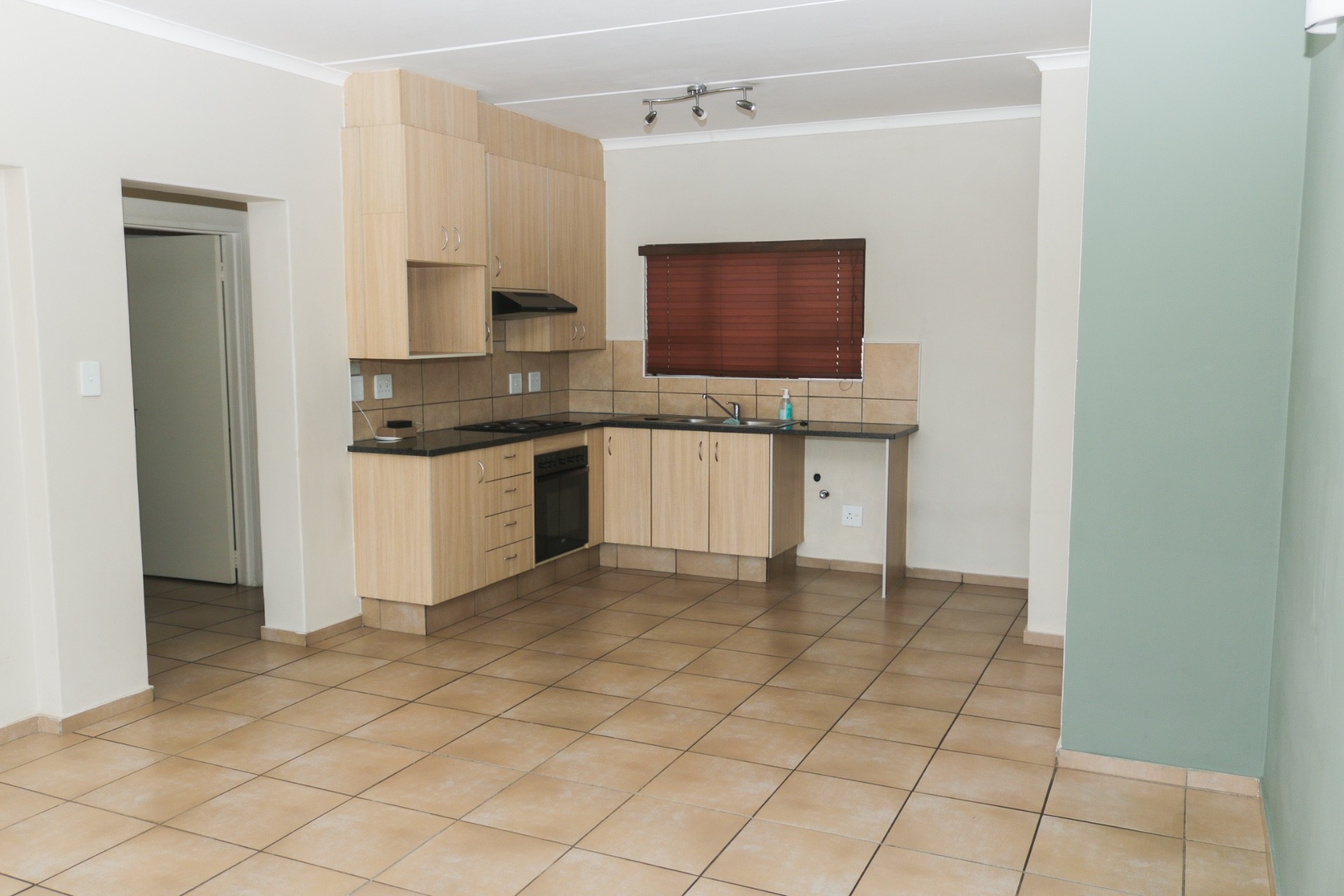 Apartment for rent in Barbeque Downs, Midrand, 73 m²