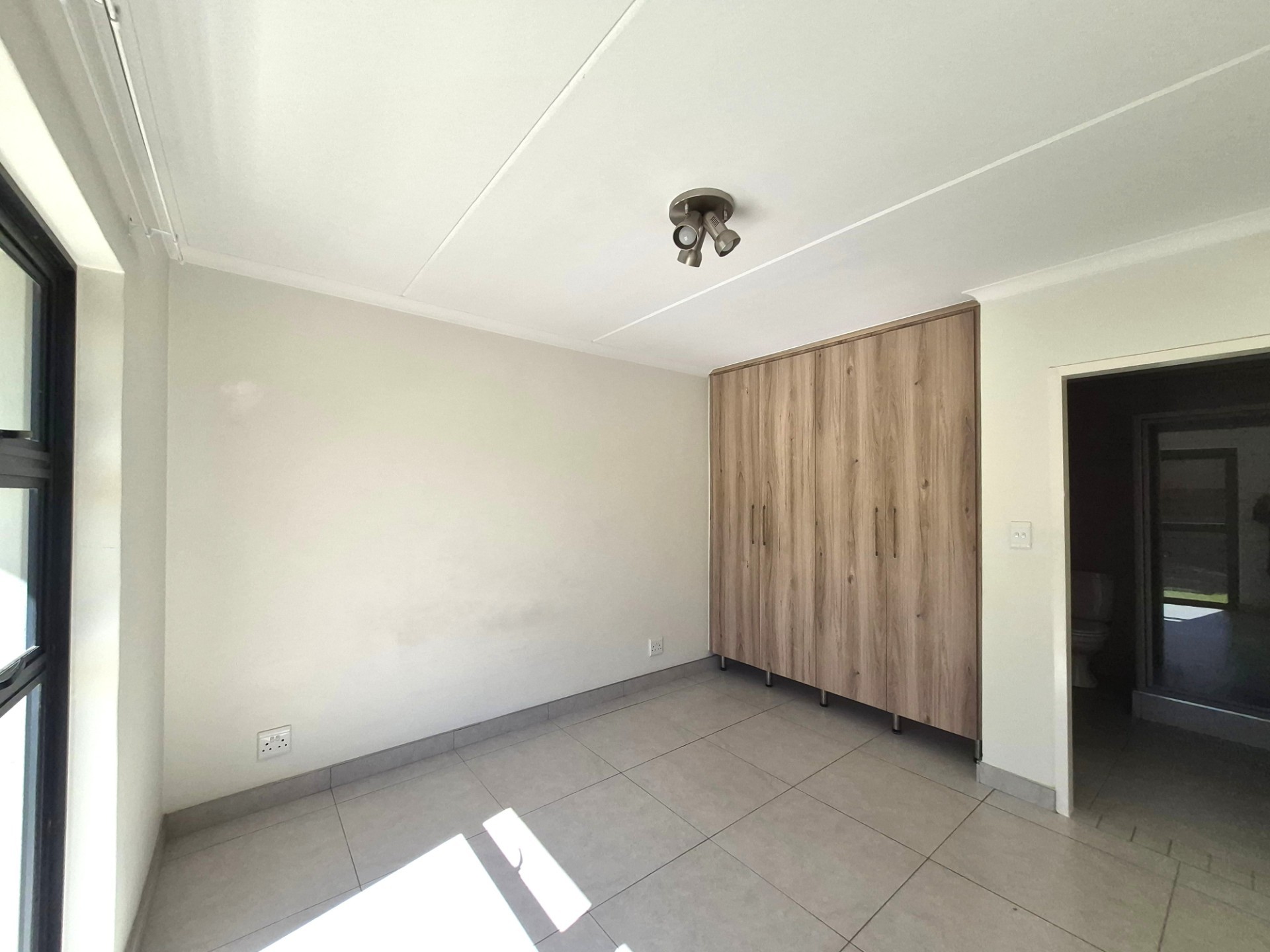Townhouse for sale in Founders Hill, Edenvale, 52 m²