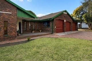 House For Sale in Petersfield, Springs