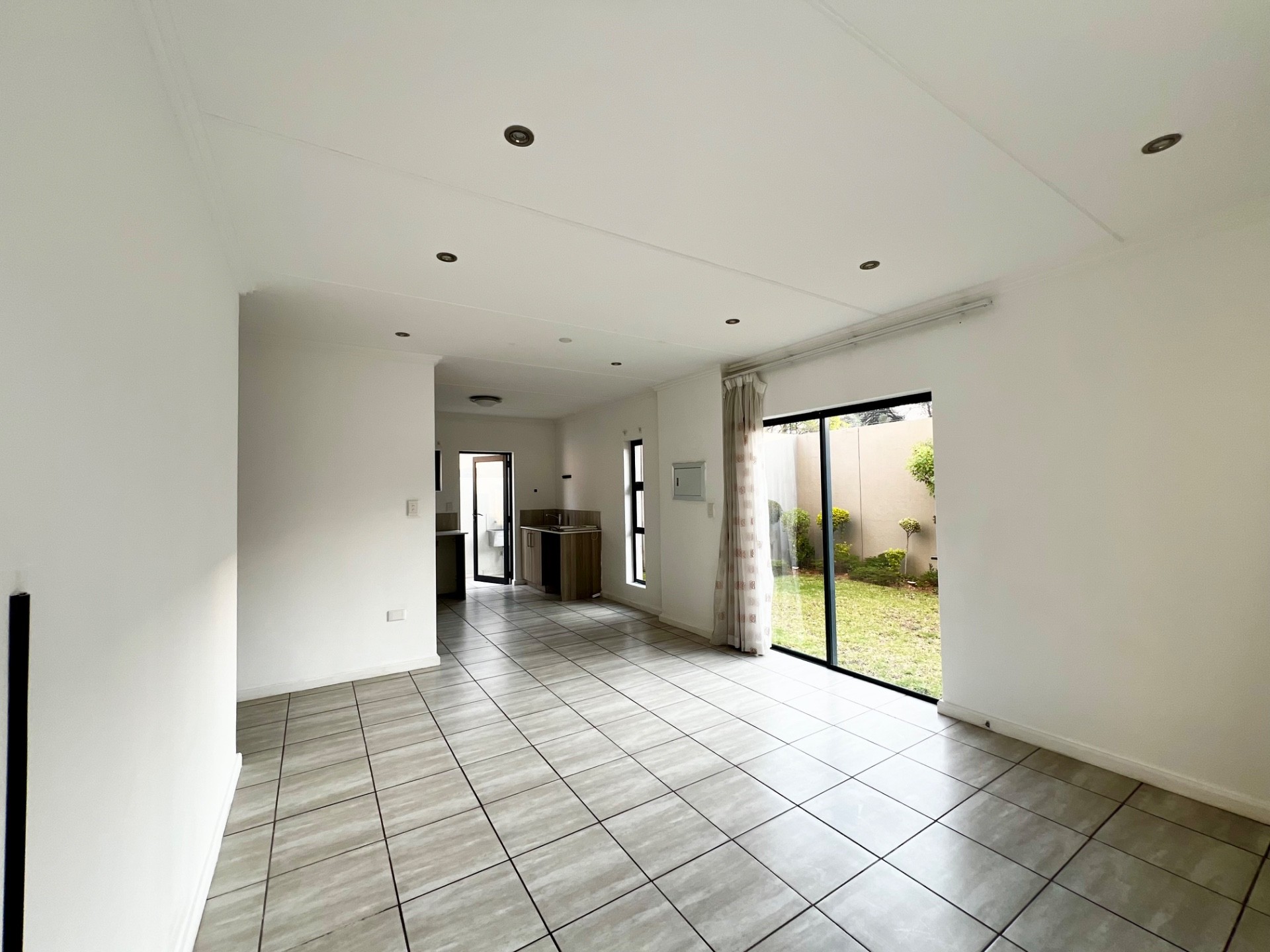 Apartment for sale in Edenburg, Sandton, 88 m²
