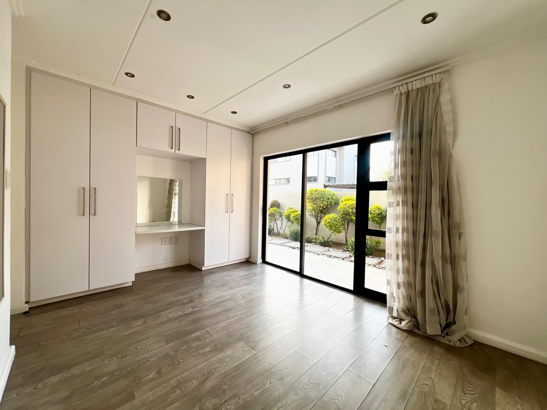 Apartment for sale in Edenburg, Sandton, 88 m²