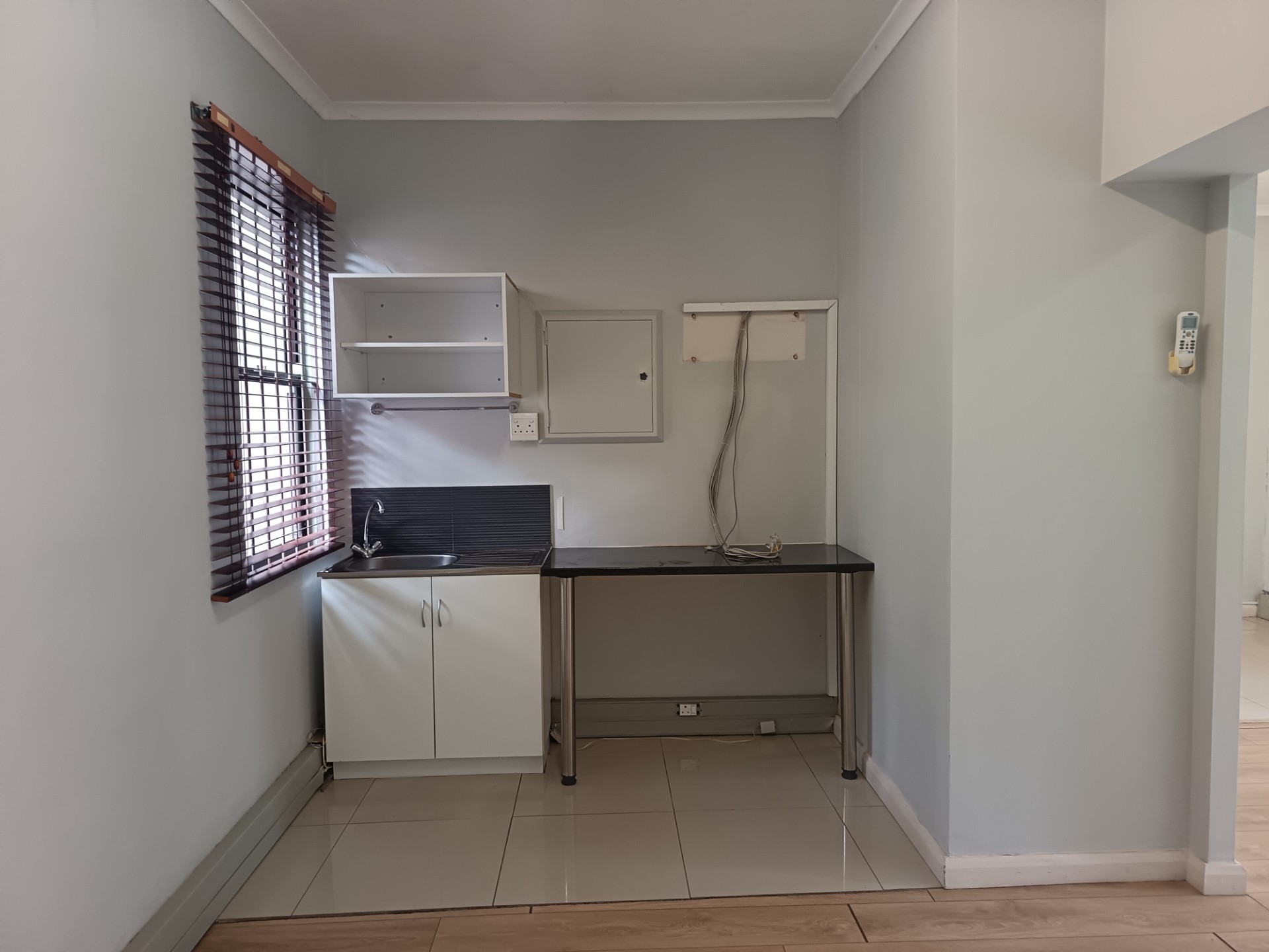 Office for rent in Glenashley, Durban North, KwaZulu Natal, 81 m²
