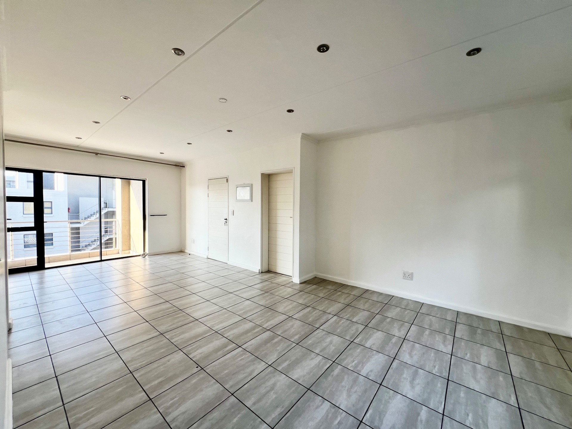 Apartment for sale in Edenburg, Sandton, 101 m²
