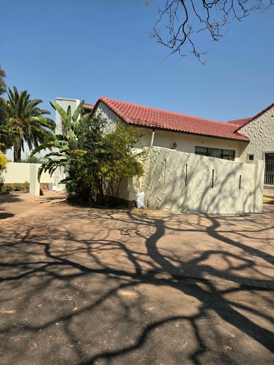 Cottage for rent in Observatory, Johannesburg