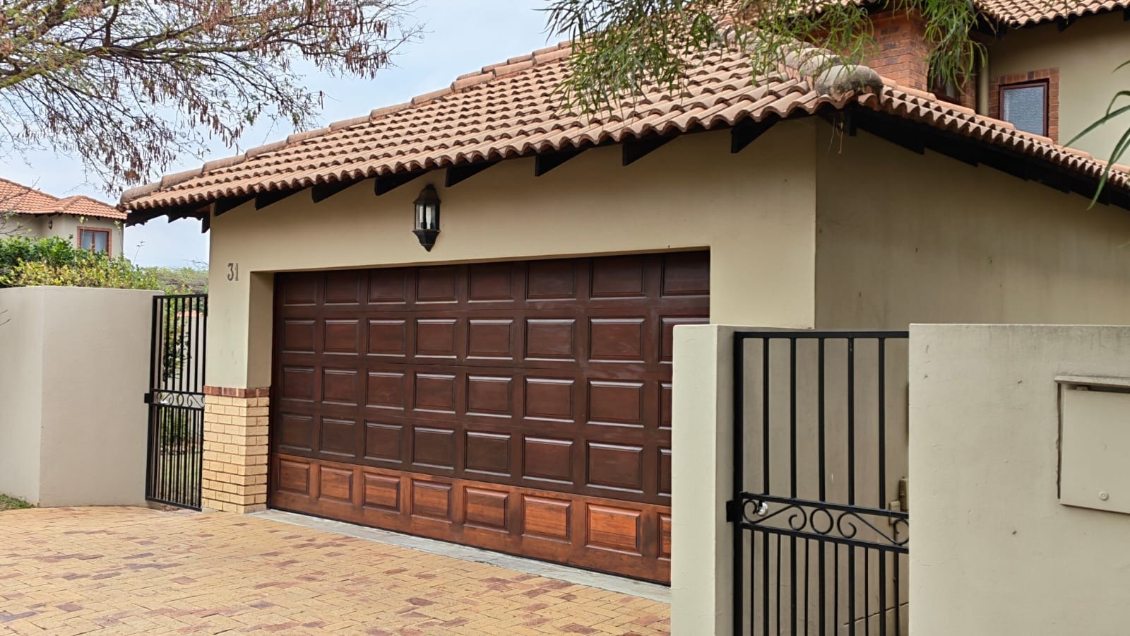 Cluster for sale in North Riding, Randburg, 180 m²