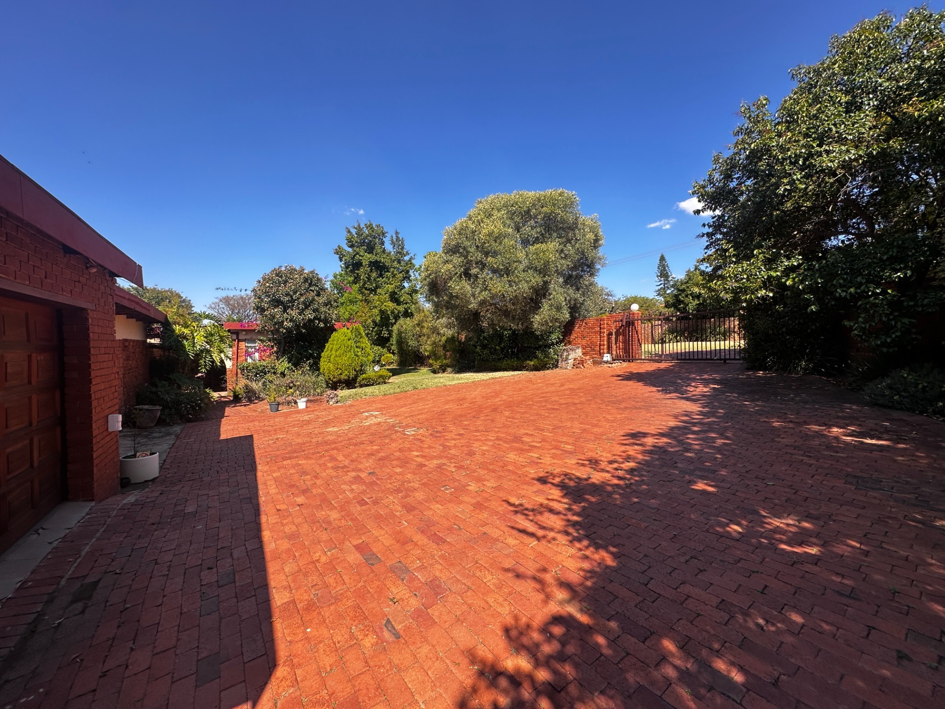 House for sale in Constantia Park, Pretoria, 576 m²