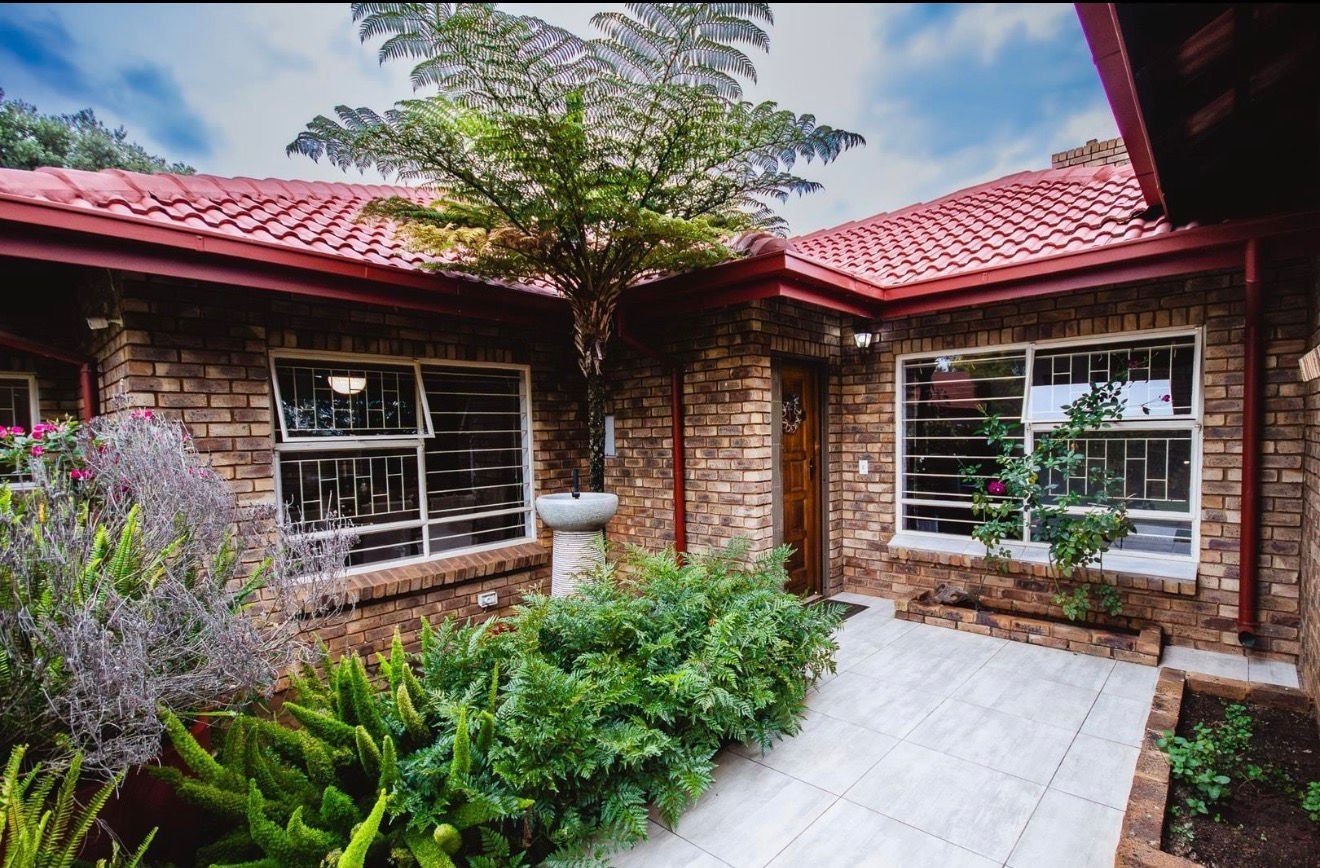 House for sale in Faerie Glen, Pretoria, 237 m²