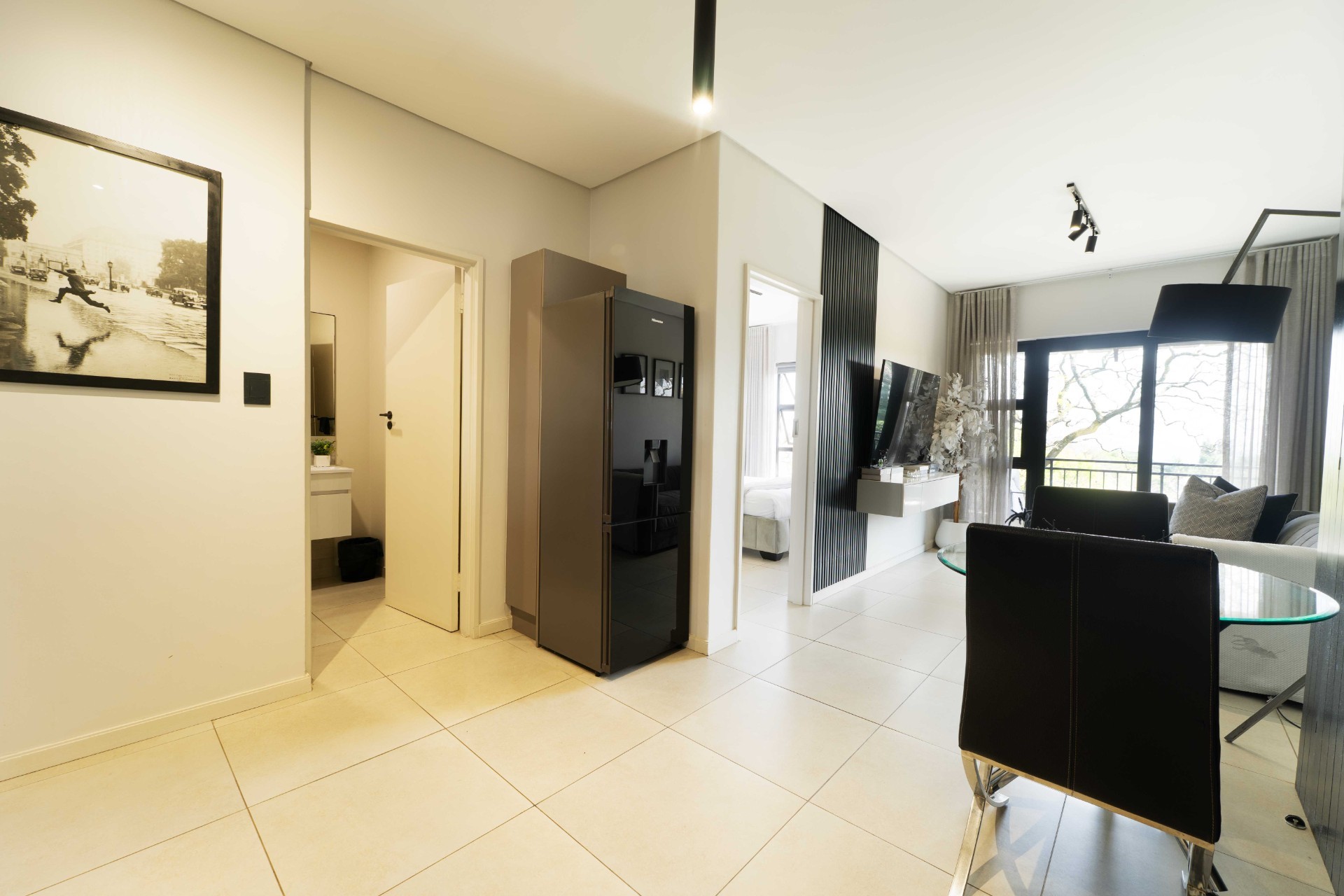 Apartment for sale in Waverley, Johannesburg, 70 m²