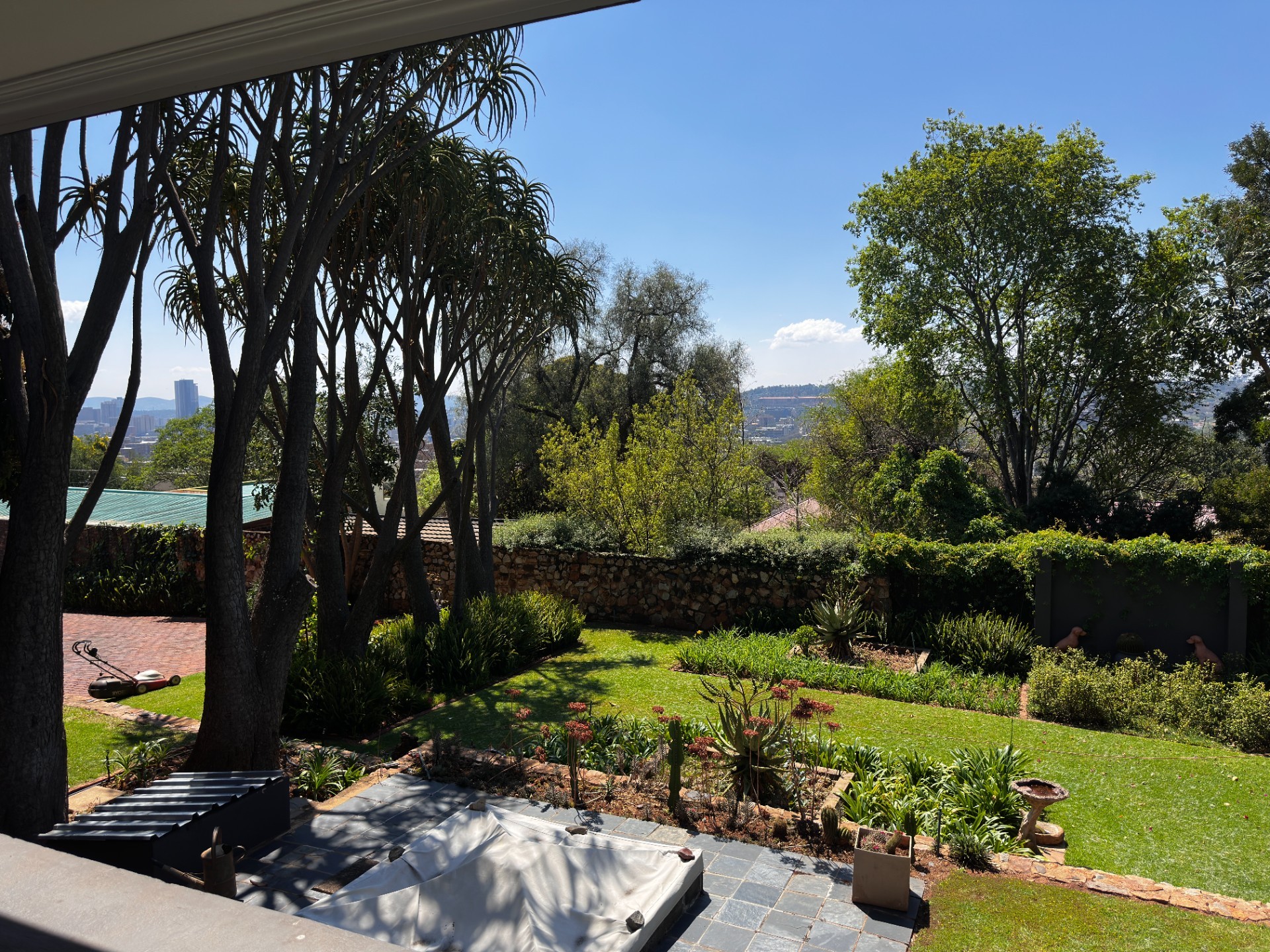 House for rent in Muckleneuk, Pretoria, 1688 m²