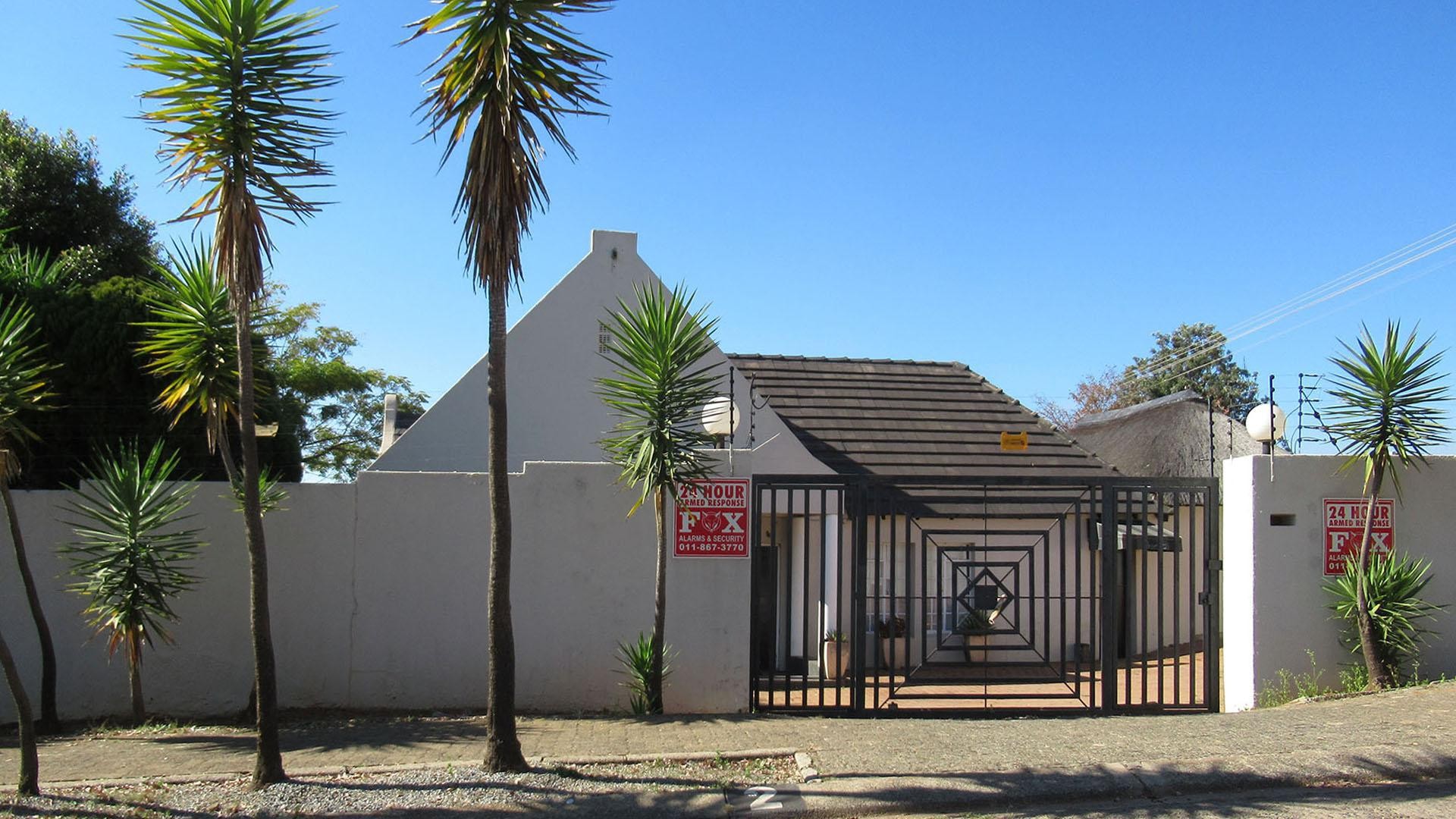 House for sale in Glenanda, Johannesburg, 14 Susan Avenue, Glenanda, Johannesburg, Gauteng, 261 m²