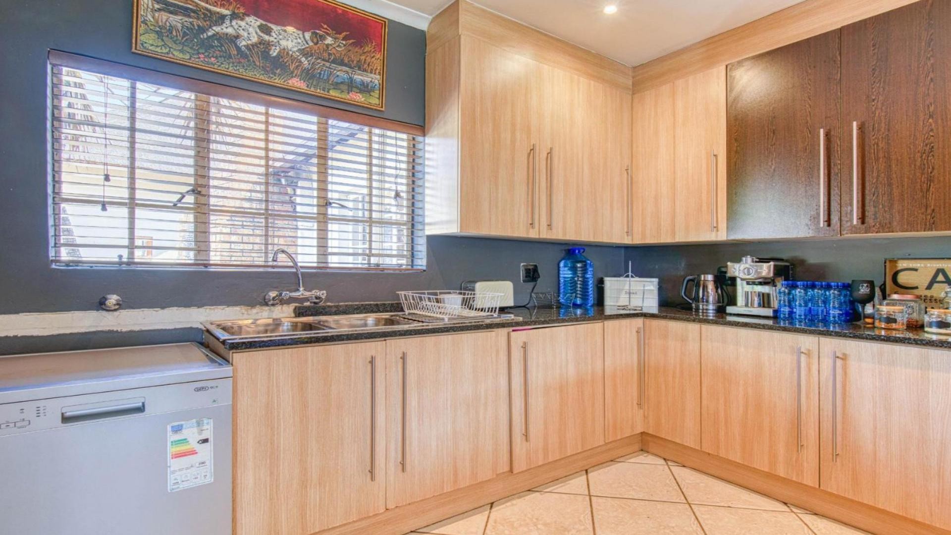 House for sale in Glenanda, Johannesburg, 14 Susan Avenue, Glenanda, Johannesburg, Gauteng, 261 m²