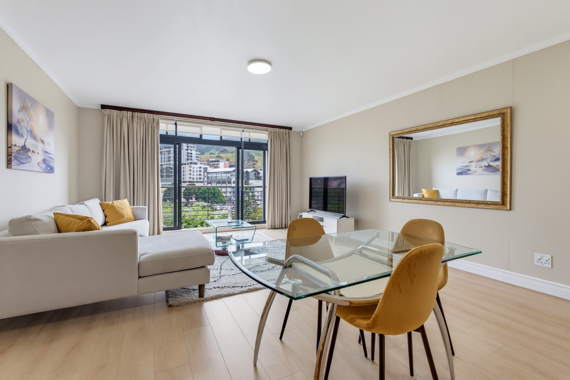 Apartment for sale in De Waterkant, Cape Town, 62 m²
