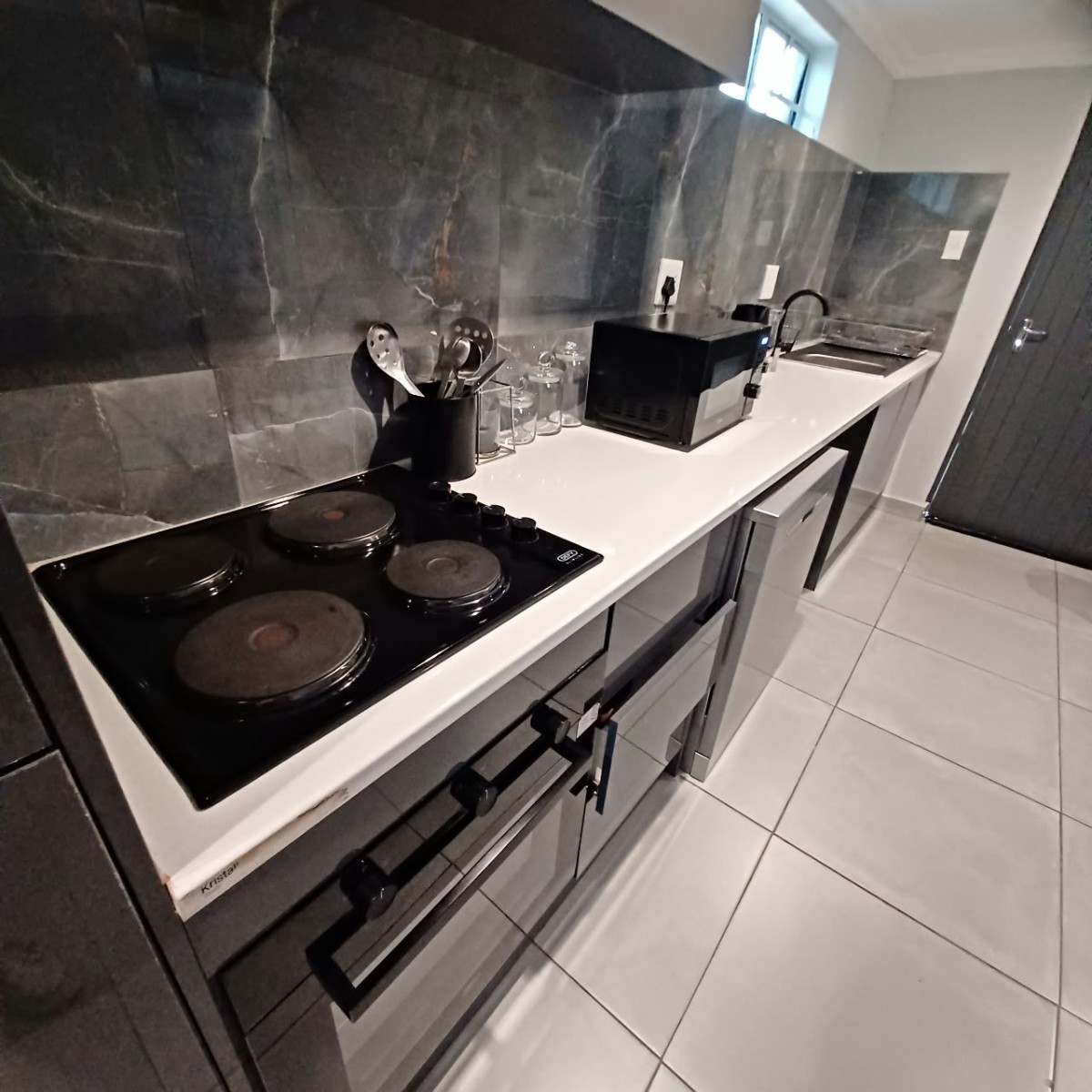 Cottage for rent in Houghton Estate, Johannesburg, 0 8th Street, Houghton Estate, Johannesburg, Gauteng, 75 m²