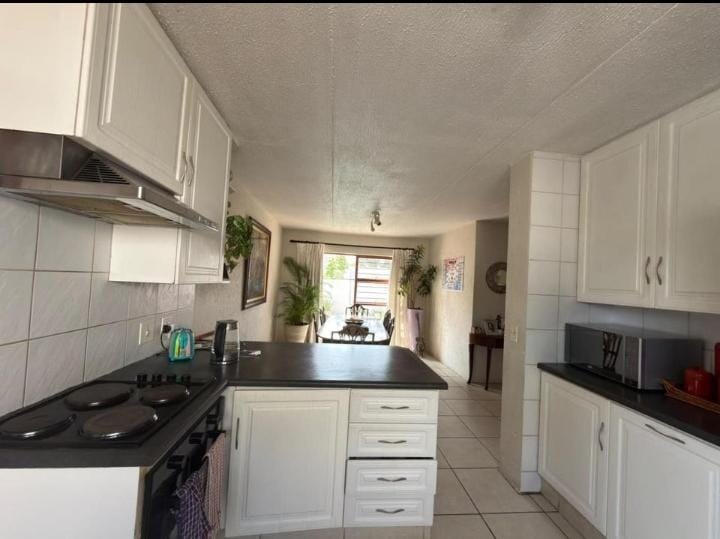 House for rent in Sunninghill, Sandton, 504 m²