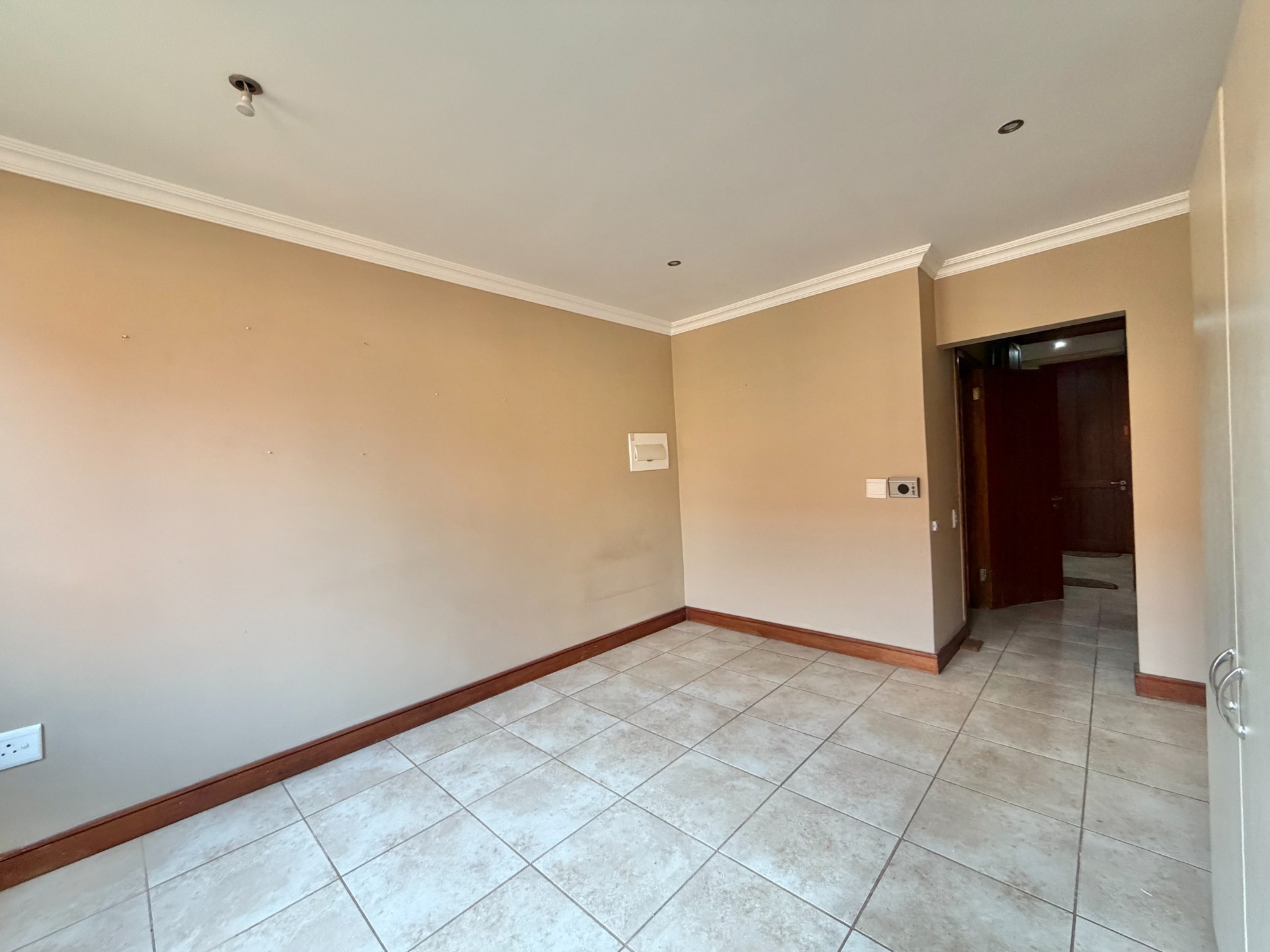 Studio Apartment for sale in Newlands, Pretoria, 28 m²