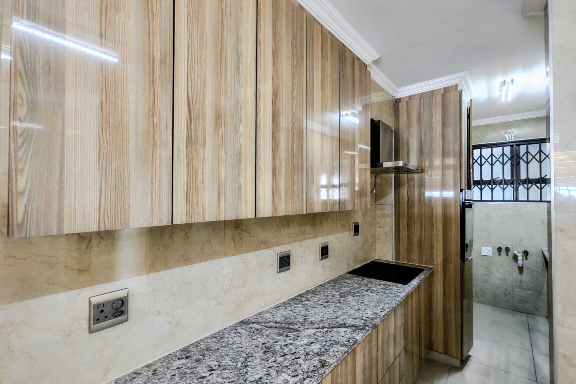 Apartment for sale in North Beach, Durban, KwaZulu Natal, 2402 Mangrove Beach Centre (24th floor), Mangrove Beach Centre, 91 Somtseu Road, North Beach, Durban, KwaZulu Natal, 76 m²