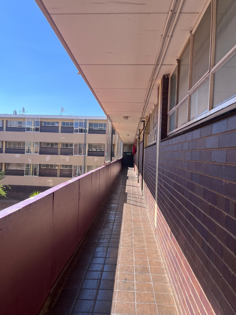 Apartment for sale in Florida, Roodepoort, 92 m²